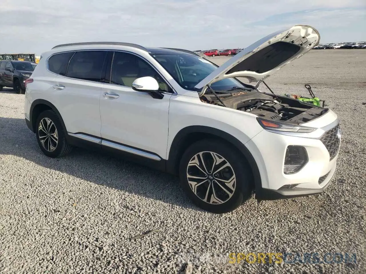 4 Photograph of a damaged car 5NMS53AA1KH059564 HYUNDAI SANTA FE 2019