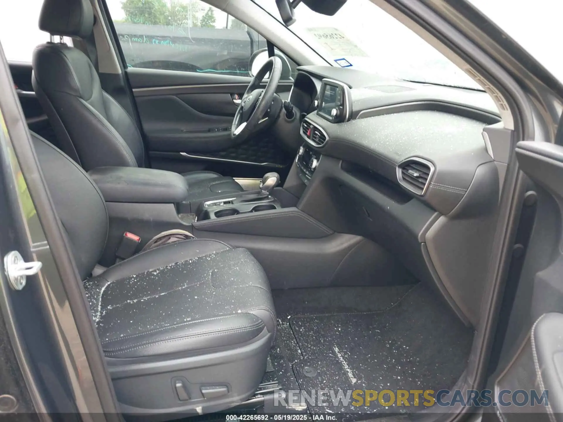 5 Photograph of a damaged car 5NMS53AA9KH116223 HYUNDAI SANTA FE 2019