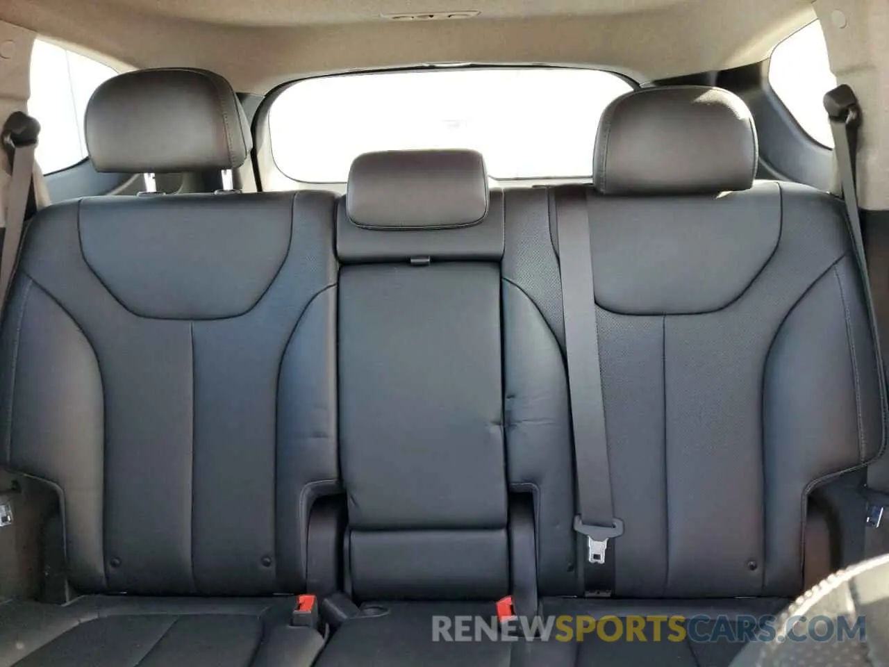 10 Photograph of a damaged car 5NMS53AD9KH088823 HYUNDAI SANTA FE 2019