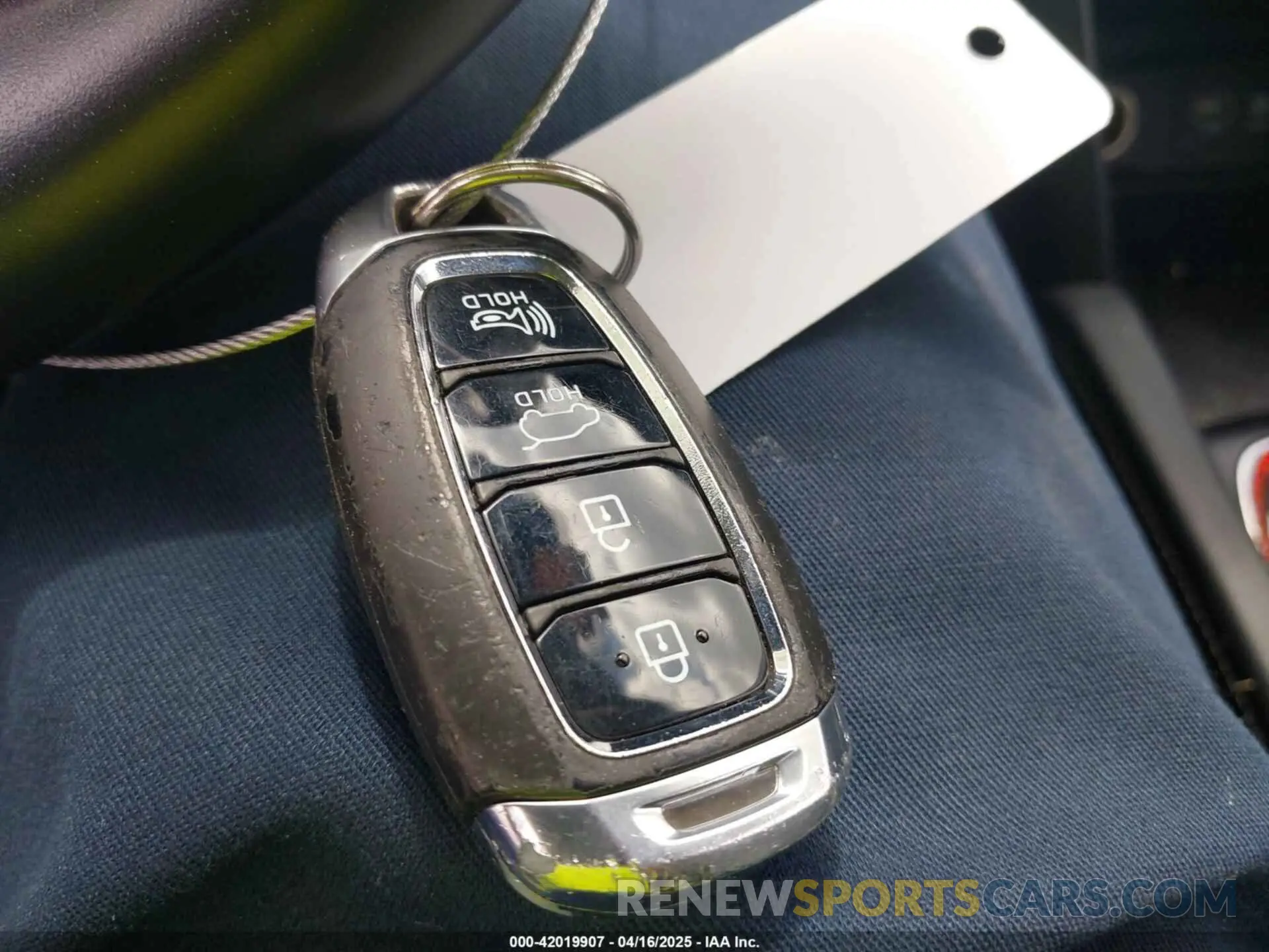 11 Photograph of a damaged car 5NMS53ADXKH059296 HYUNDAI SANTA FE 2019