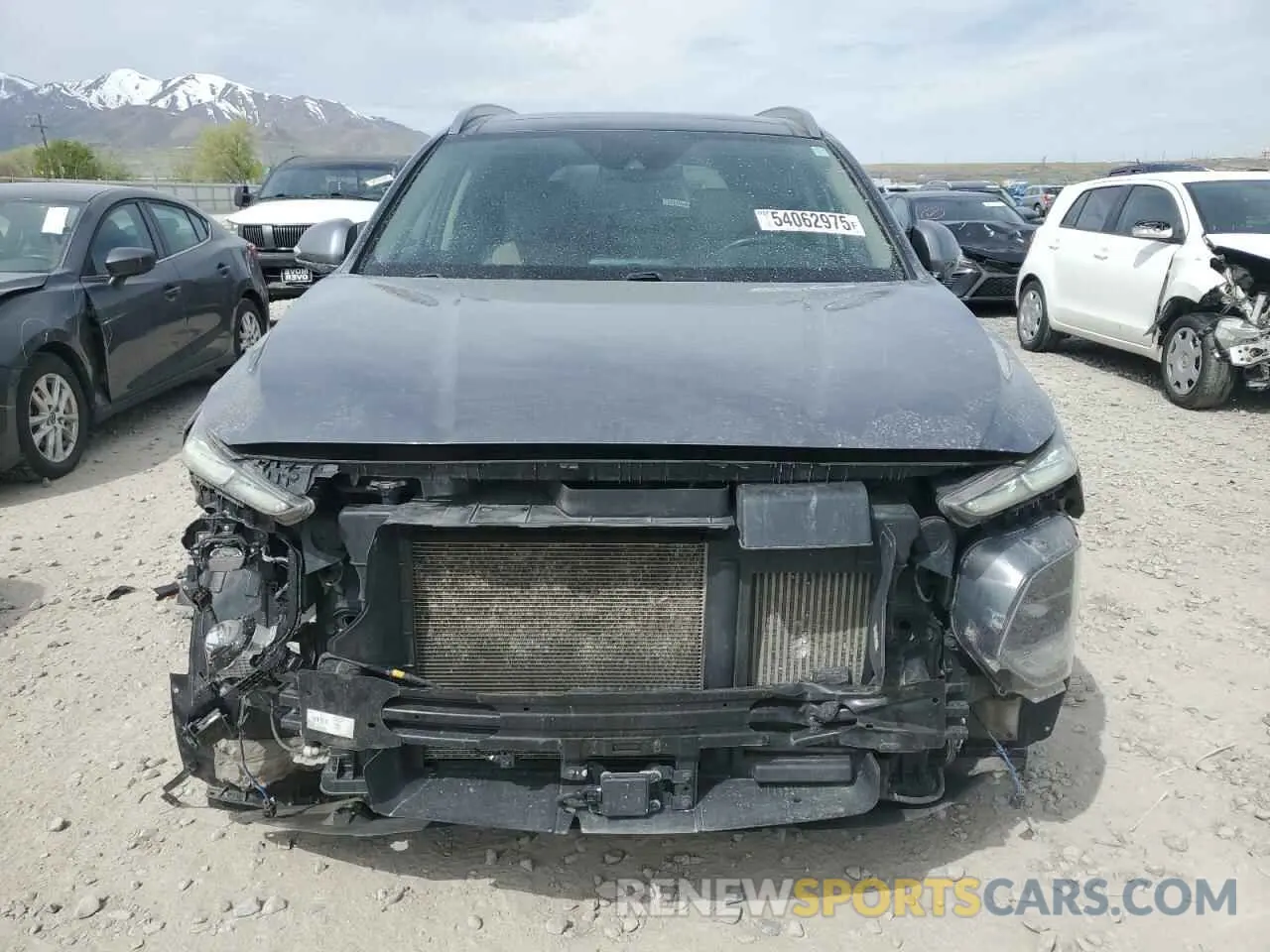 5 Photograph of a damaged car 5NMS5CAA0KH018326 HYUNDAI SANTA FE 2019