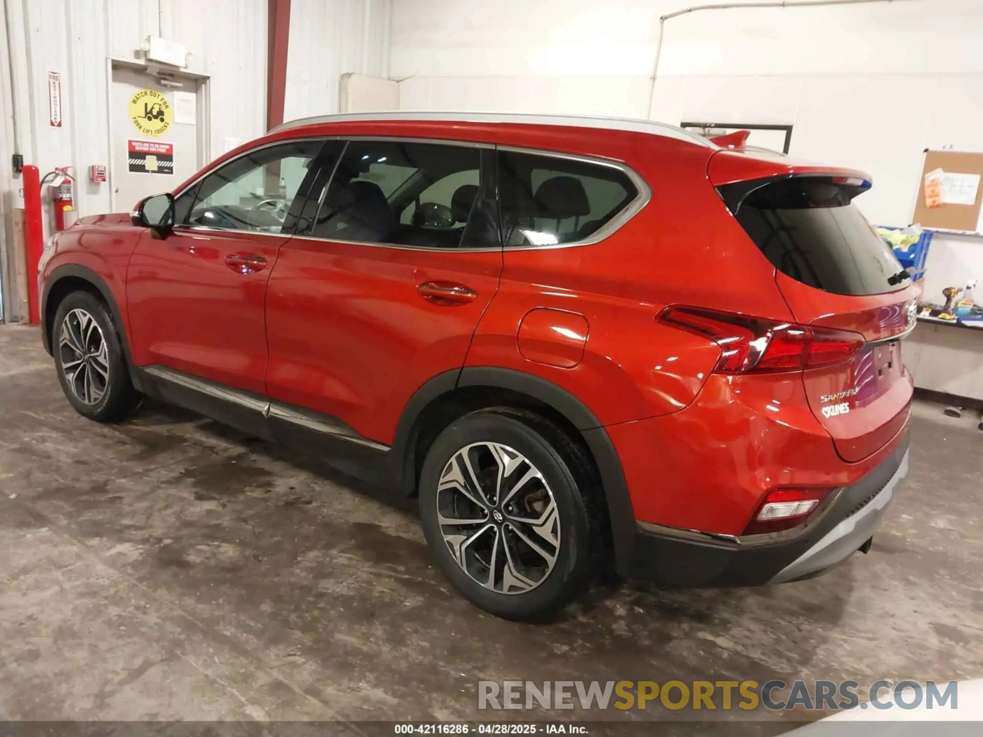 3 Photograph of a damaged car 5NMS5CAA4KH067125 HYUNDAI SANTA FE 2019