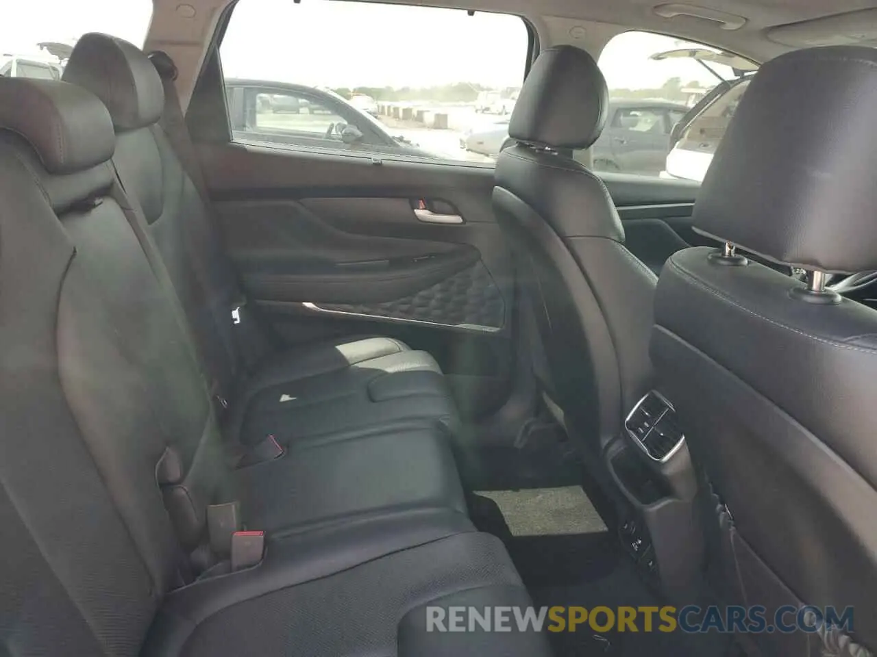 11 Photograph of a damaged car 5NMS5CAA6KH031484 HYUNDAI SANTA FE 2019