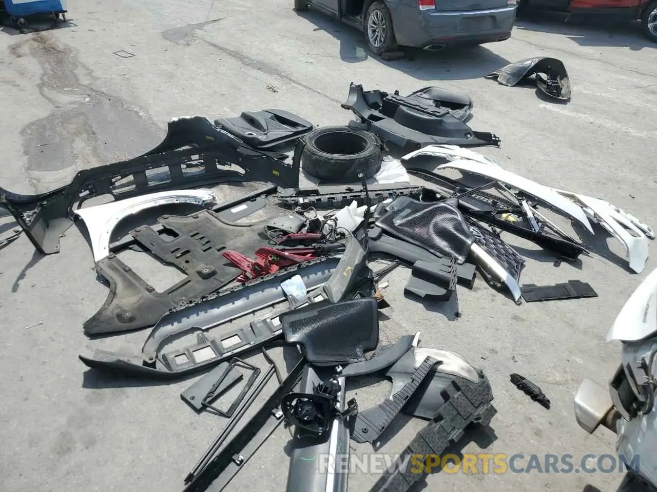 13 Photograph of a damaged car 5NMS5CAA6KH031484 HYUNDAI SANTA FE 2019
