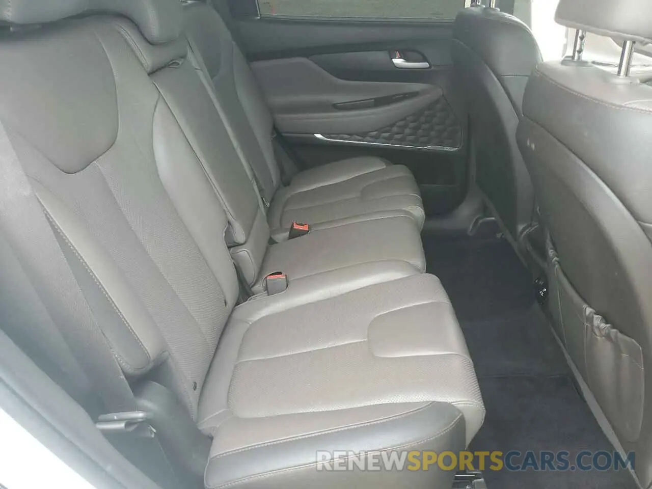 11 Photograph of a damaged car 5NMS5CAAXKH018883 HYUNDAI SANTA FE 2019