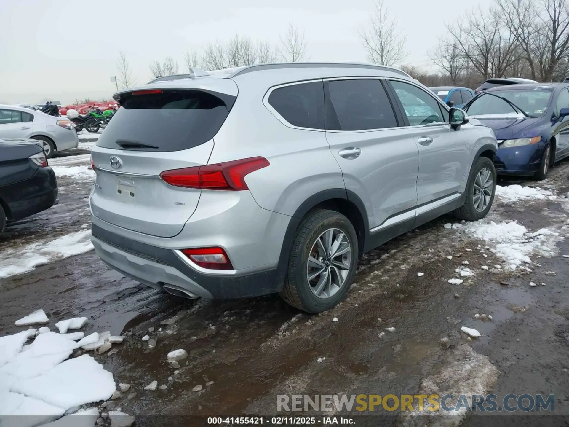 4 Photograph of a damaged car 5NMS5CAD1KH000394 HYUNDAI SANTA FE 2019
