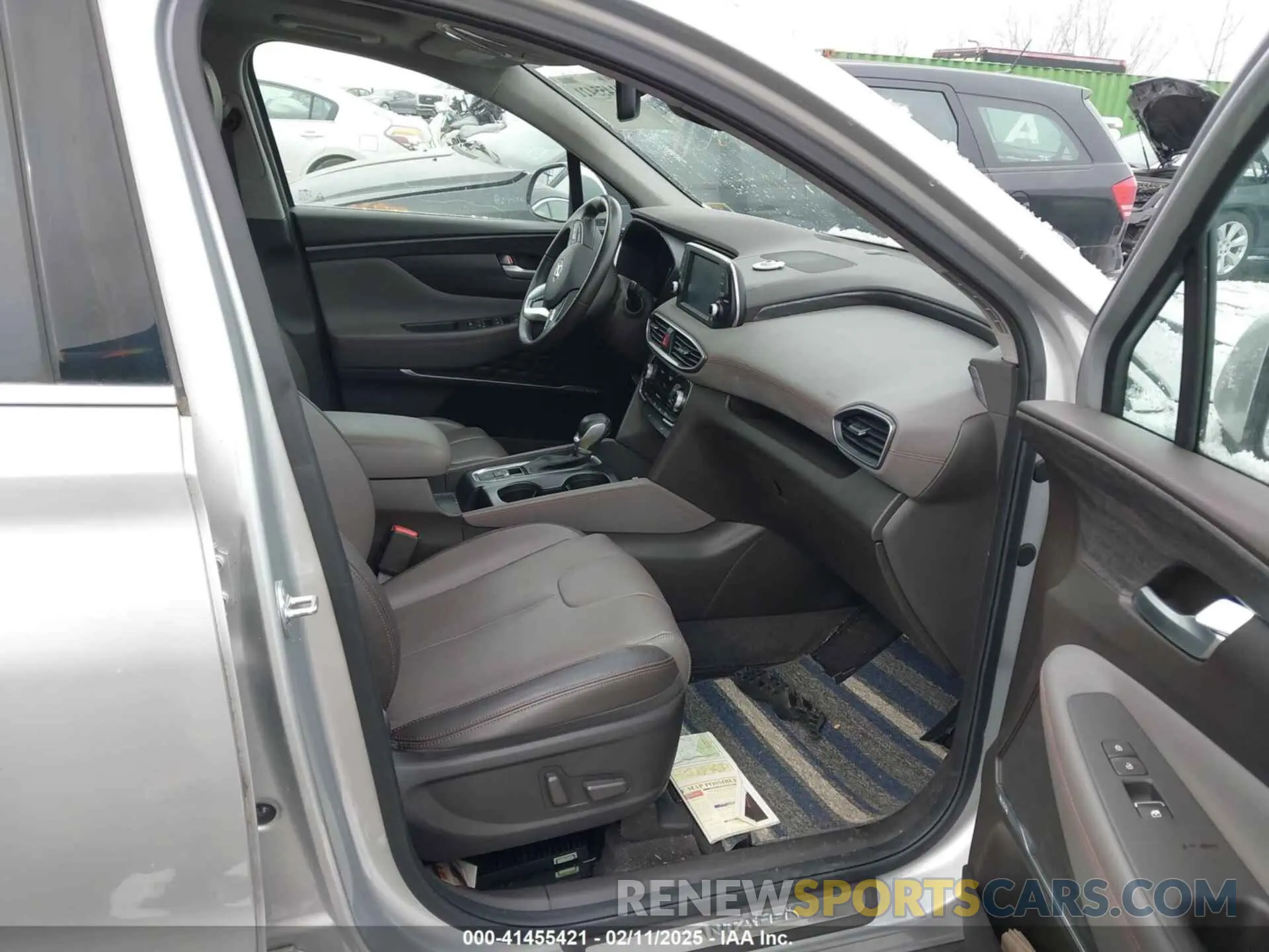 5 Photograph of a damaged car 5NMS5CAD1KH000394 HYUNDAI SANTA FE 2019
