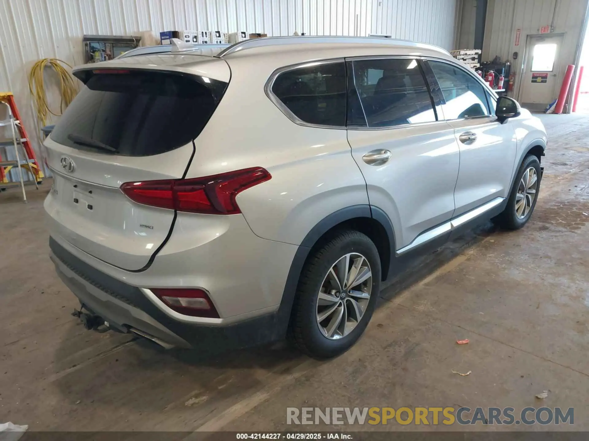 4 Photograph of a damaged car 5NMS5CAD2KH130605 HYUNDAI SANTA FE 2019