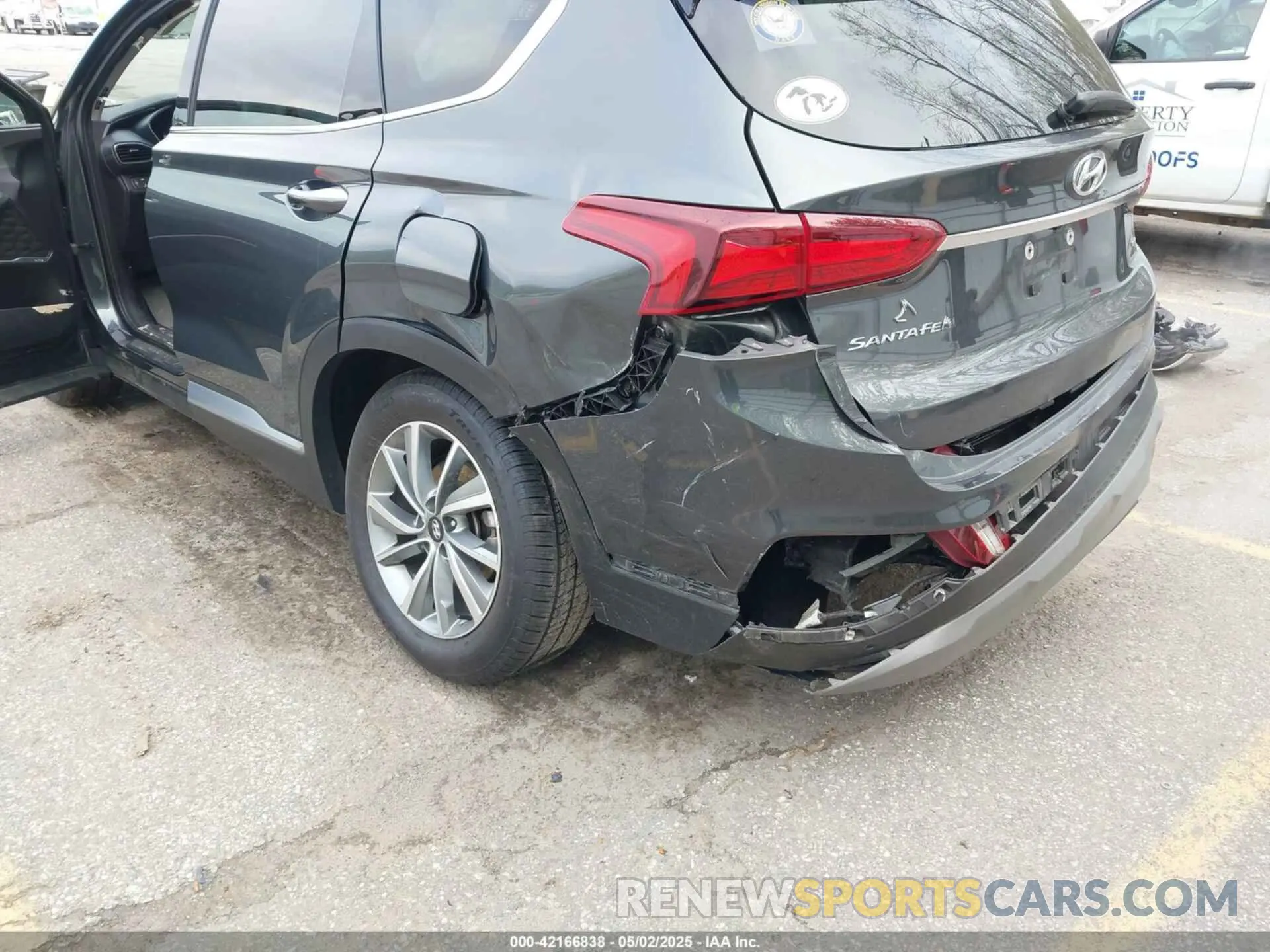6 Фотография поврежденного автомобиля 5NMS5CAD5KH065720 HYUNDAI SANTA FE 2019