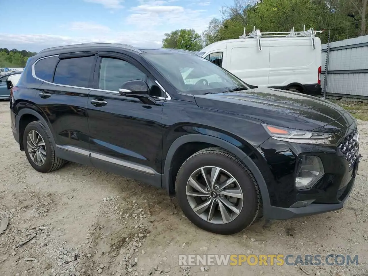 4 Photograph of a damaged car 5NMS5CAD8KH101898 HYUNDAI SANTA FE 2019