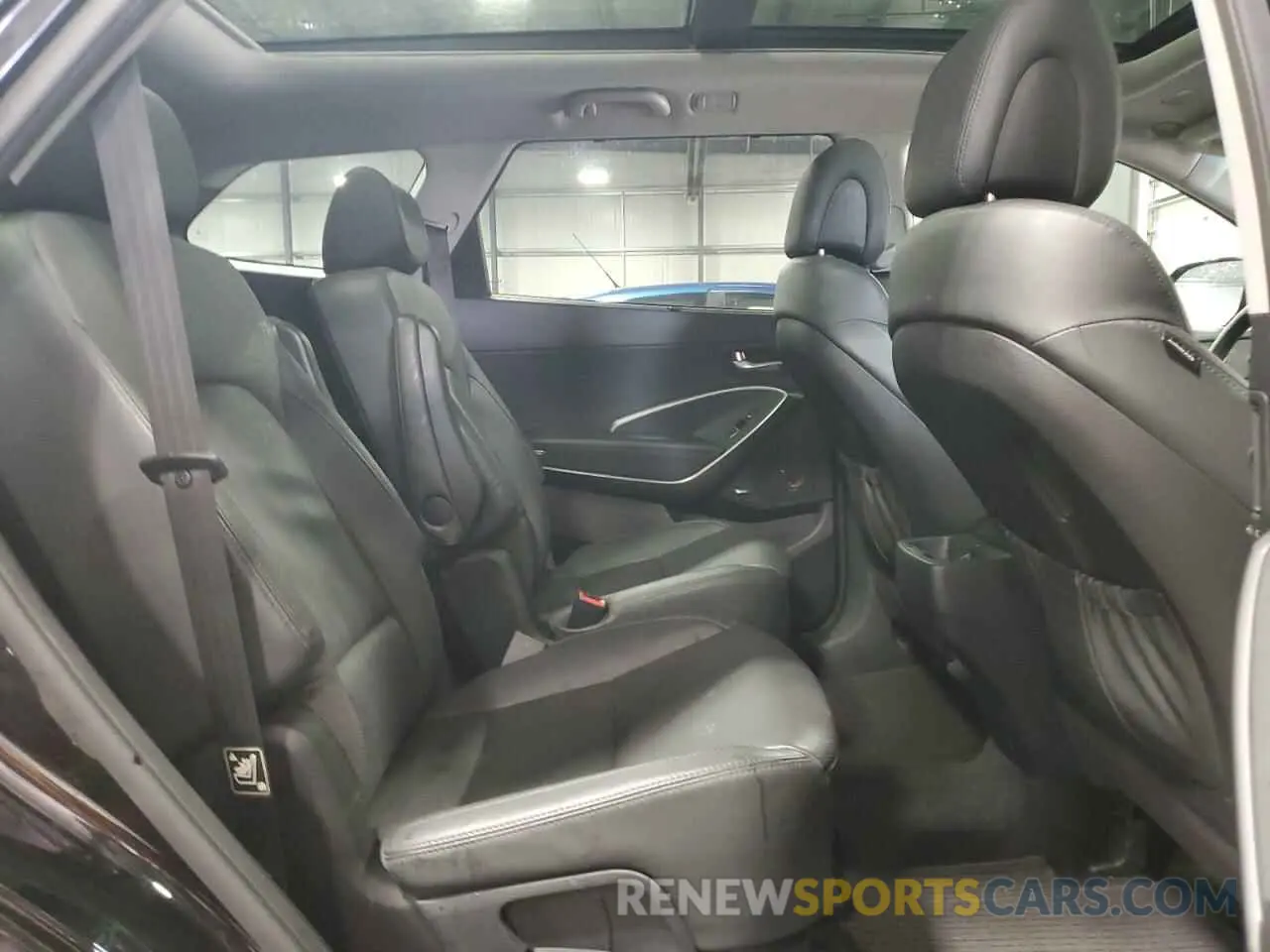 11 Photograph of a damaged car KM8SRDHF1KU309871 HYUNDAI SANTA FE 2019