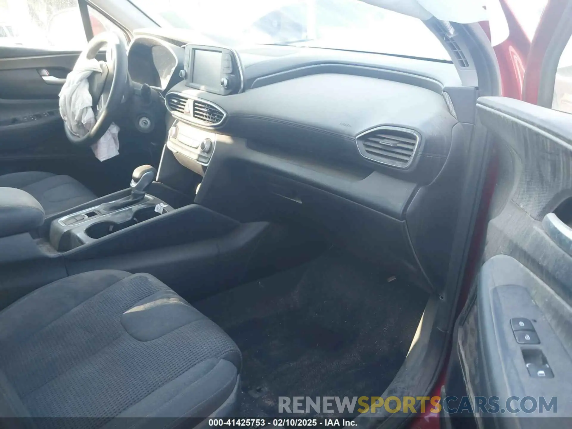 5 Photograph of a damaged car 5NMS23AD1LH137619 HYUNDAI SANTA FE 2020