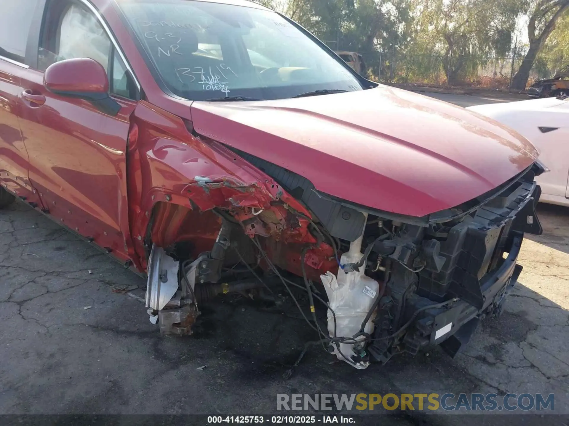 6 Photograph of a damaged car 5NMS23AD1LH137619 HYUNDAI SANTA FE 2020