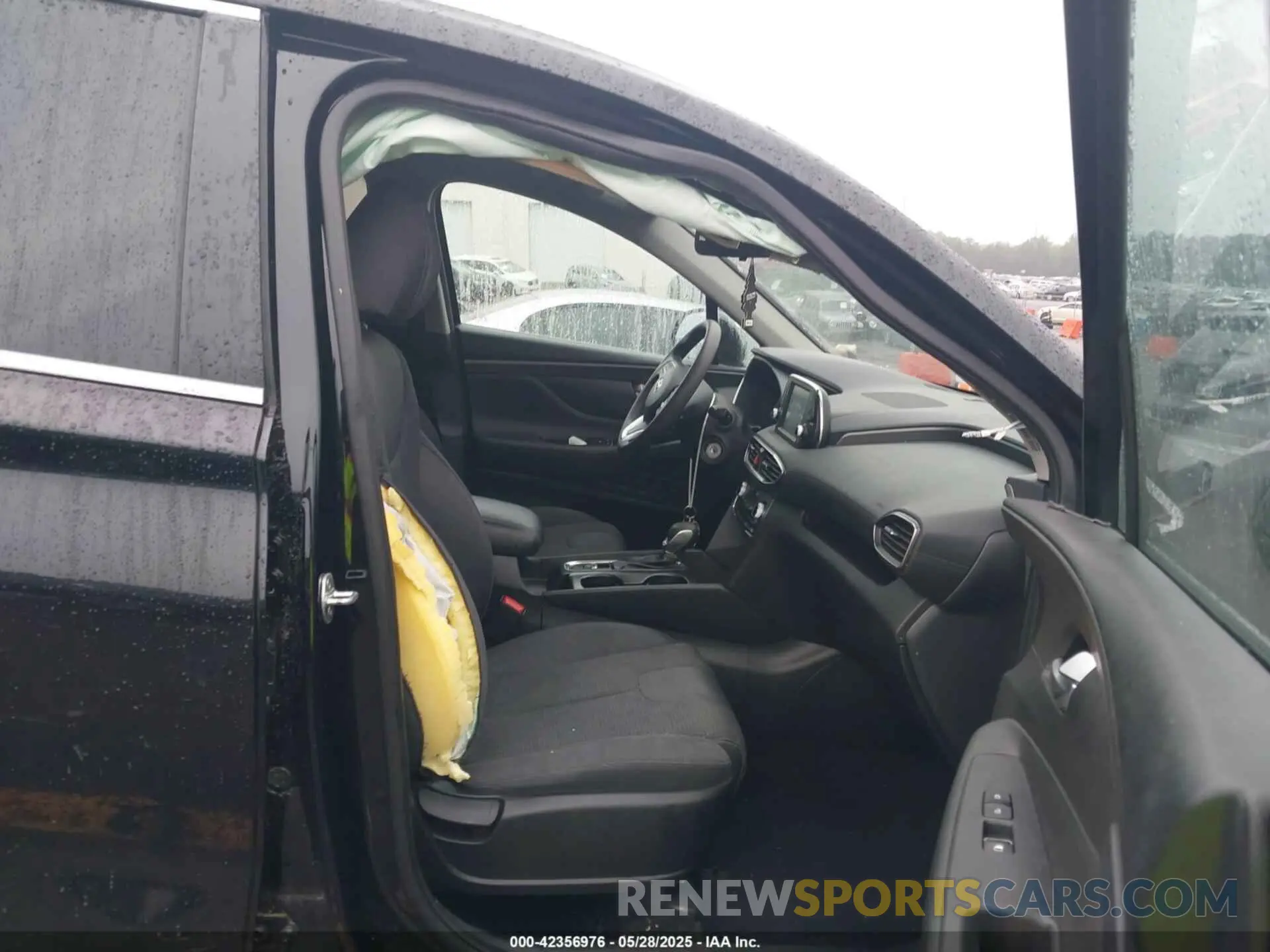 5 Photograph of a damaged car 5NMS23AD6LH244424 HYUNDAI SANTA FE 2020