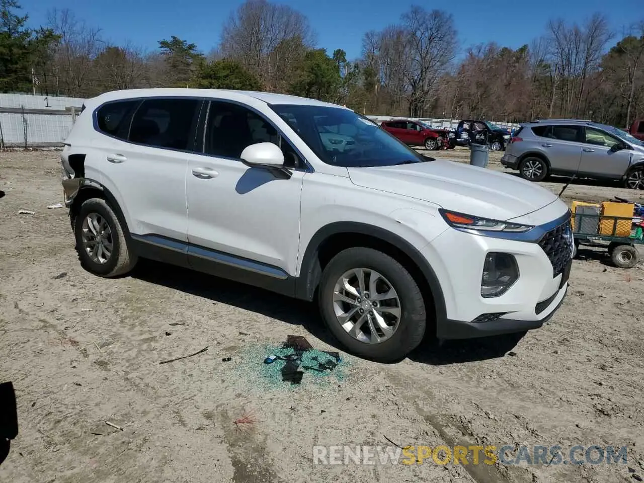 4 Photograph of a damaged car 5NMS2CAD0LH286734 HYUNDAI SANTA FE 2020