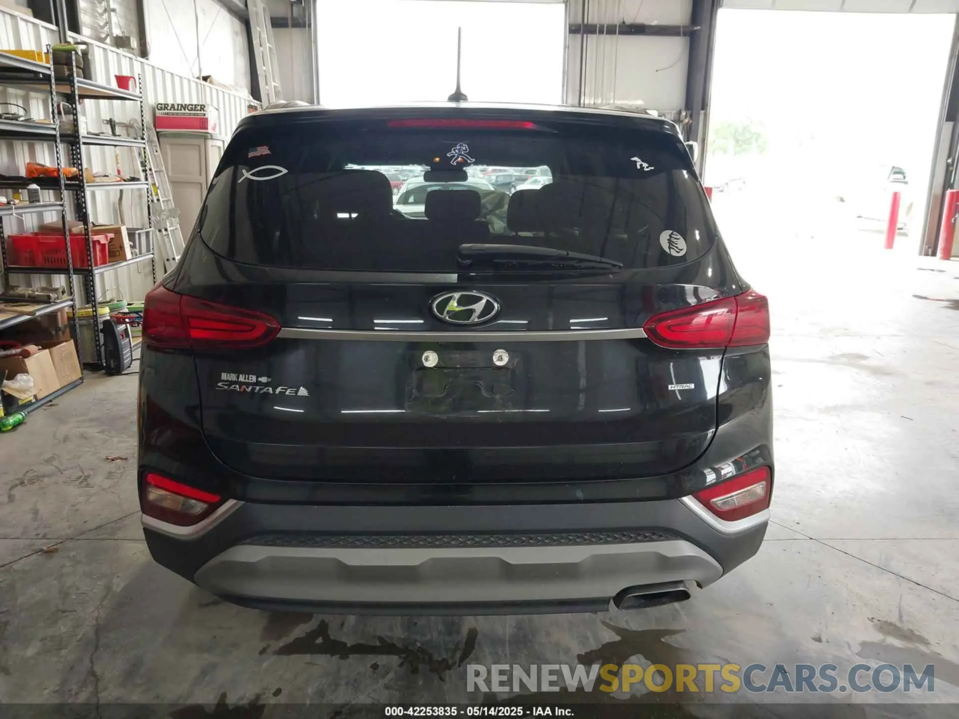 17 Photograph of a damaged car 5NMS2CAD1LH144716 HYUNDAI SANTA FE 2020