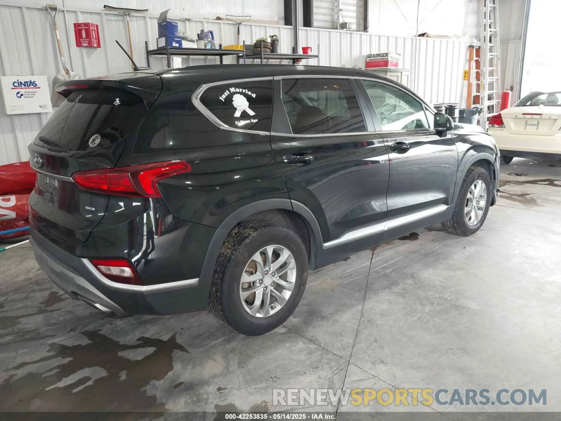 4 Photograph of a damaged car 5NMS2CAD1LH144716 HYUNDAI SANTA FE 2020