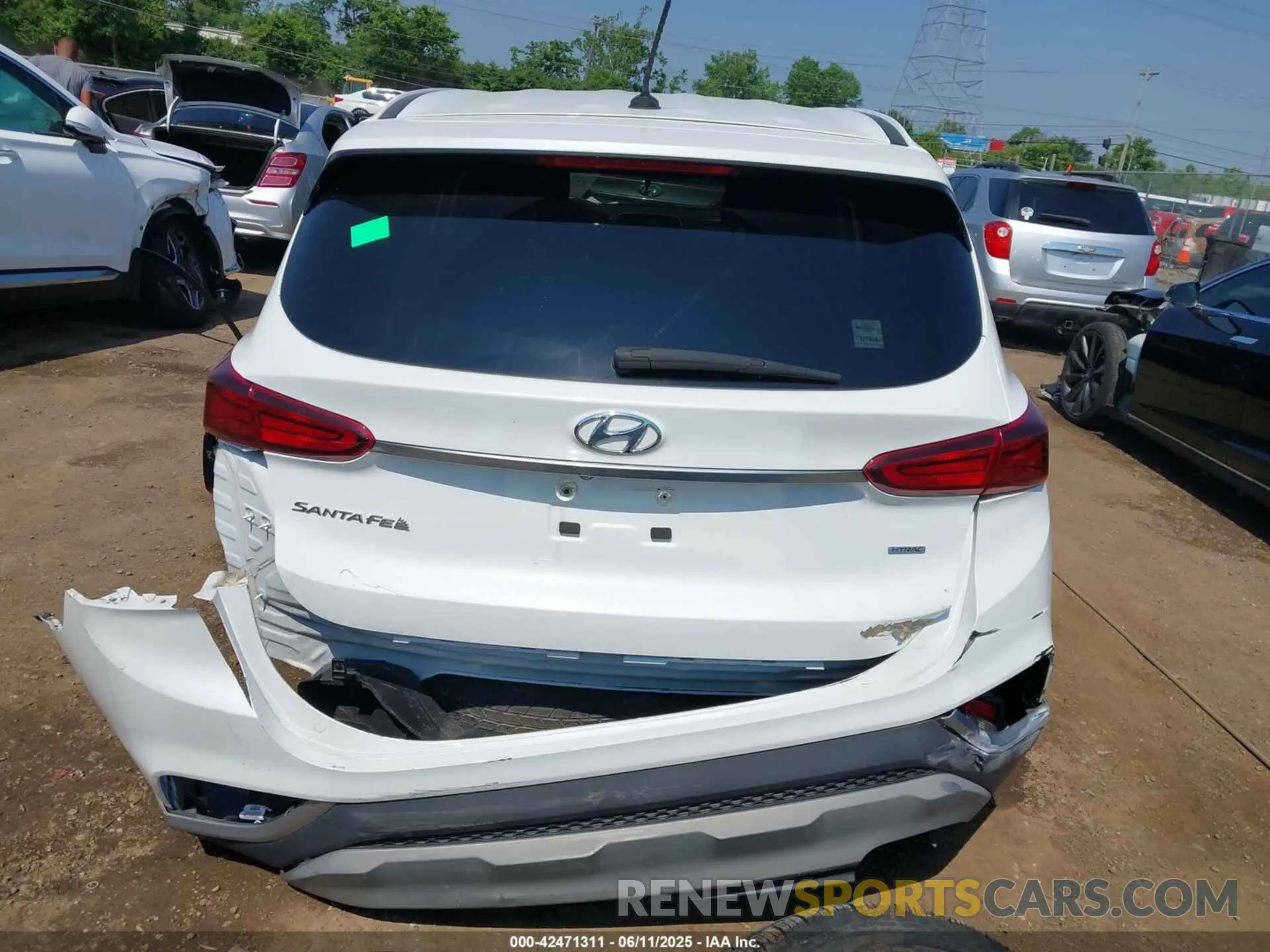 17 Photograph of a damaged car 5NMS2CAD1LH149026 HYUNDAI SANTA FE 2020
