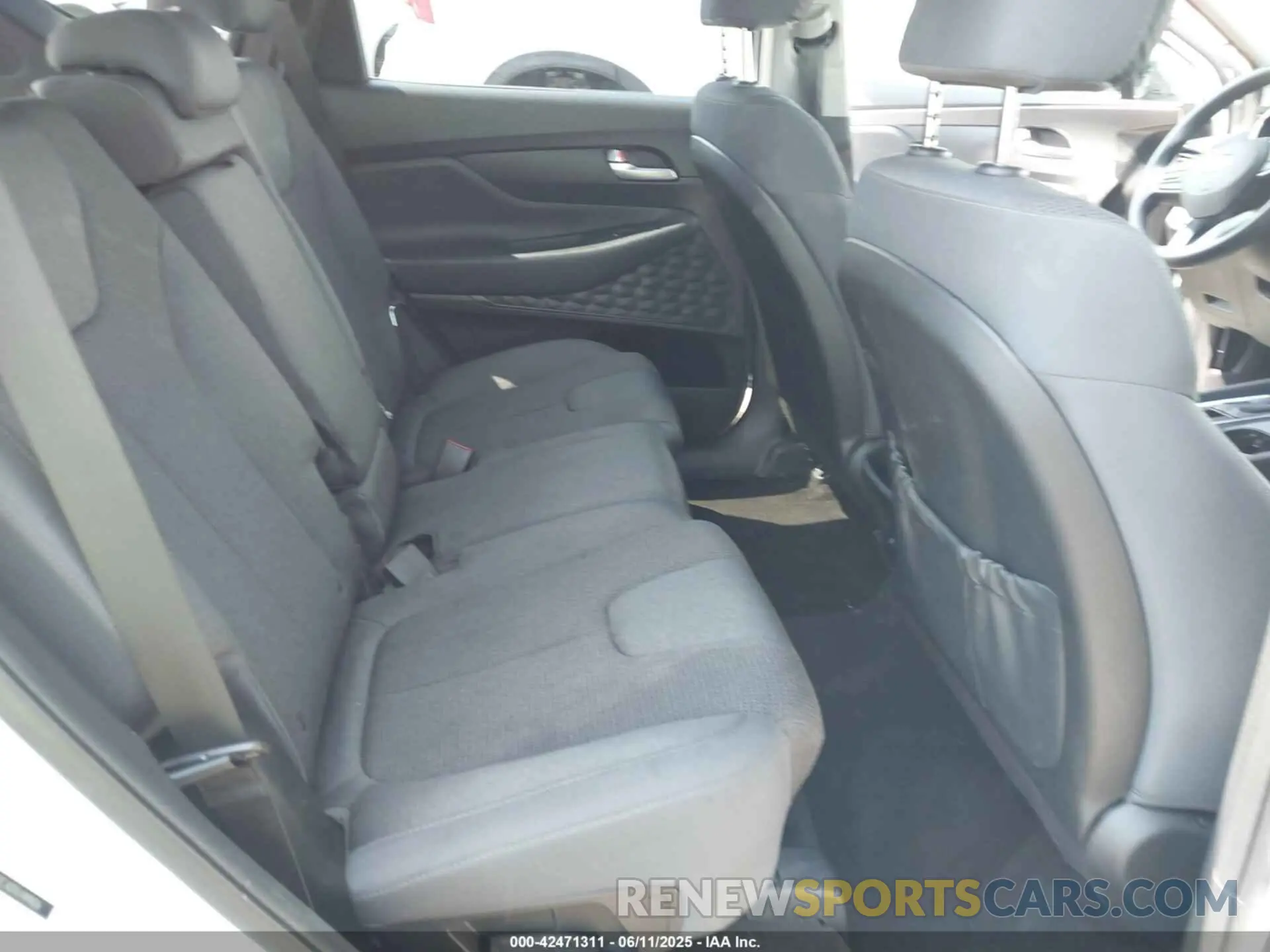 8 Photograph of a damaged car 5NMS2CAD1LH149026 HYUNDAI SANTA FE 2020