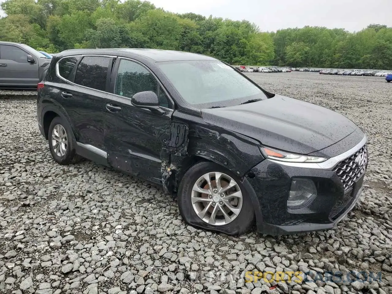 4 Photograph of a damaged car 5NMS2CAD1LH232892 HYUNDAI SANTA FE 2020