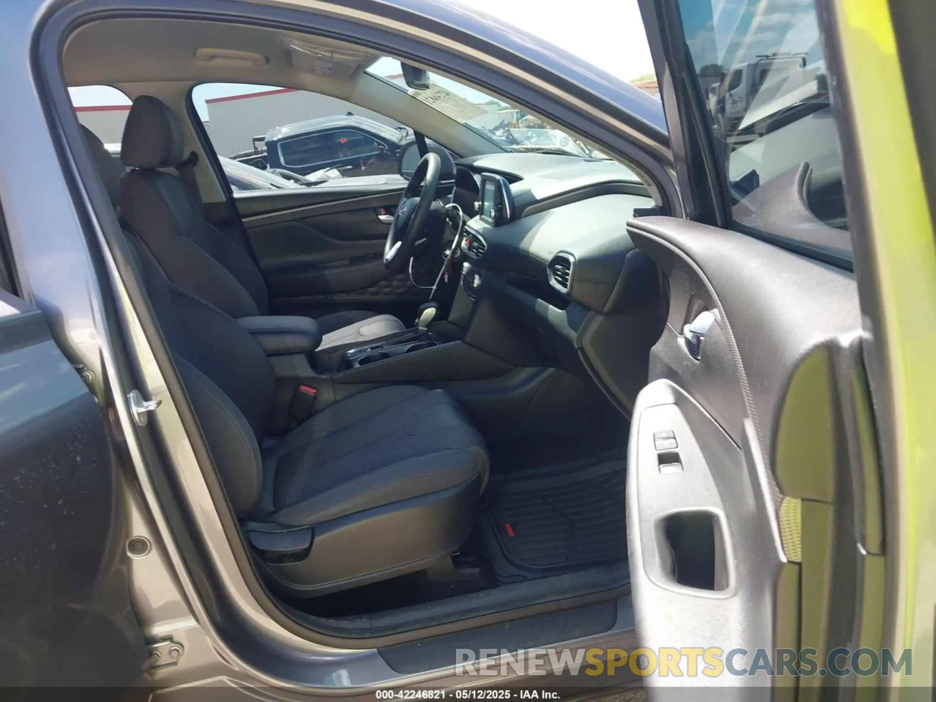 5 Photograph of a damaged car 5NMS2CAD2LH157121 HYUNDAI SANTA FE 2020