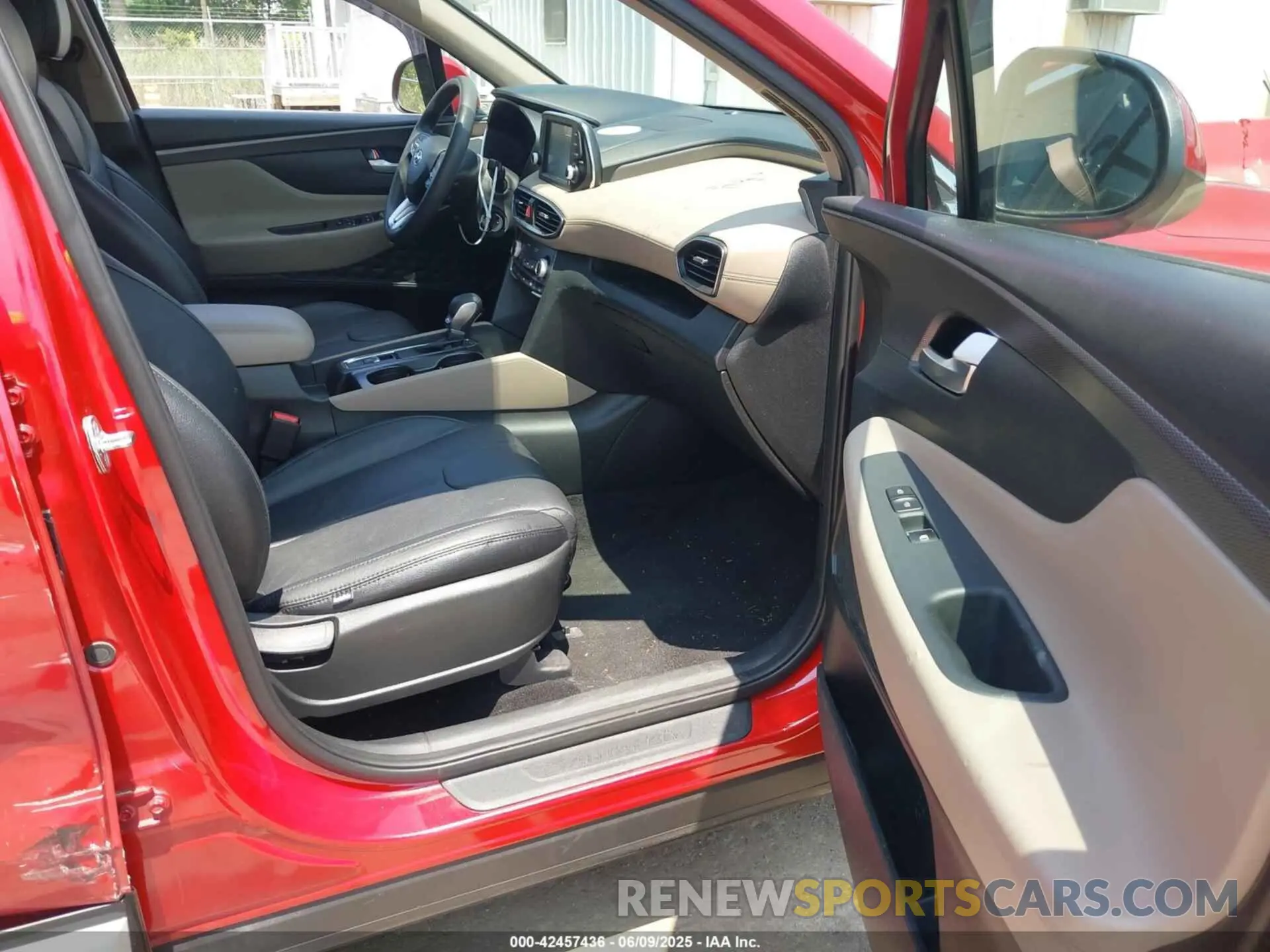 5 Photograph of a damaged car 5NMS2CAD4LH148372 HYUNDAI SANTA FE 2020