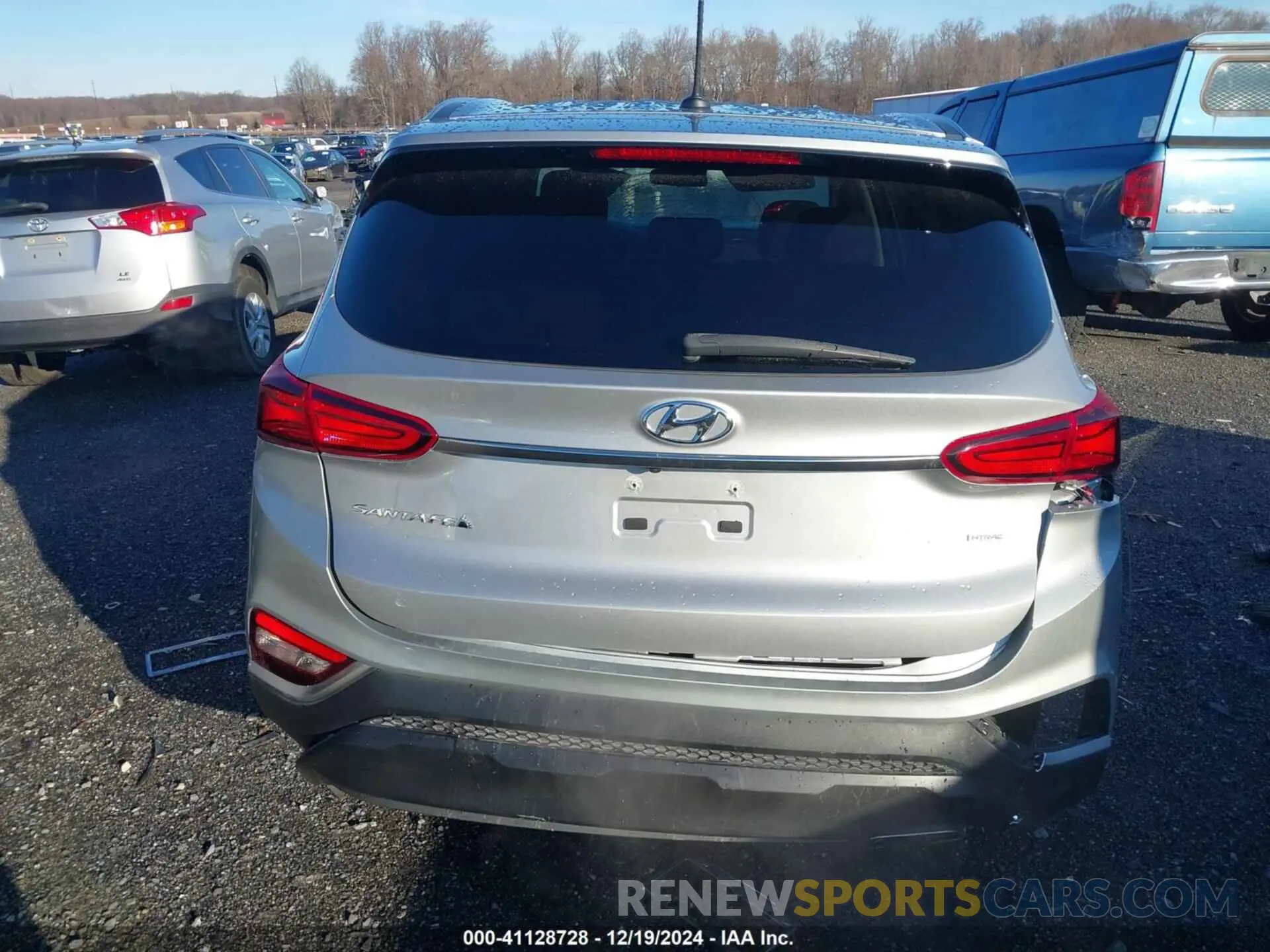 17 Photograph of a damaged car 5NMS2CAD7LH280610 HYUNDAI SANTA FE 2020