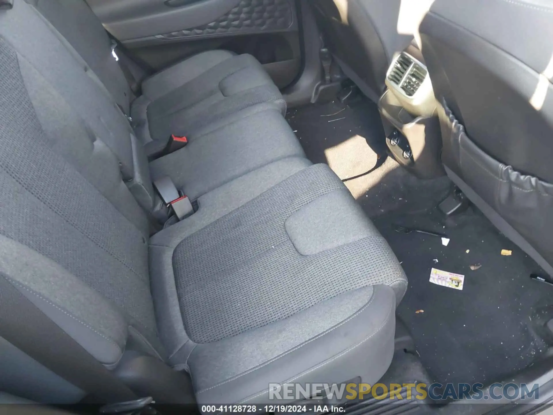 8 Photograph of a damaged car 5NMS2CAD7LH280610 HYUNDAI SANTA FE 2020