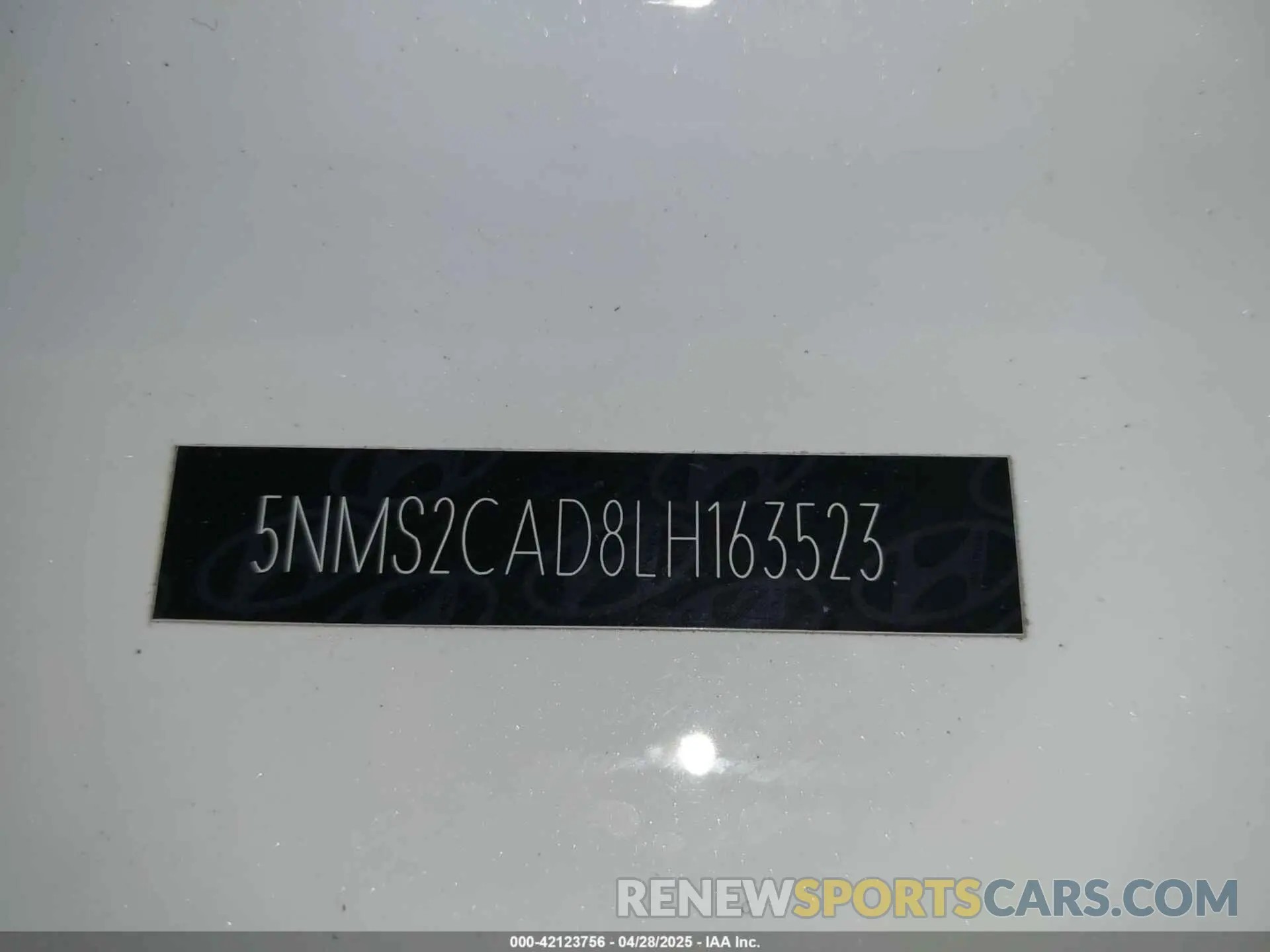 18 Photograph of a damaged car 5NMS2CAD8LH163523 HYUNDAI SANTA FE 2020