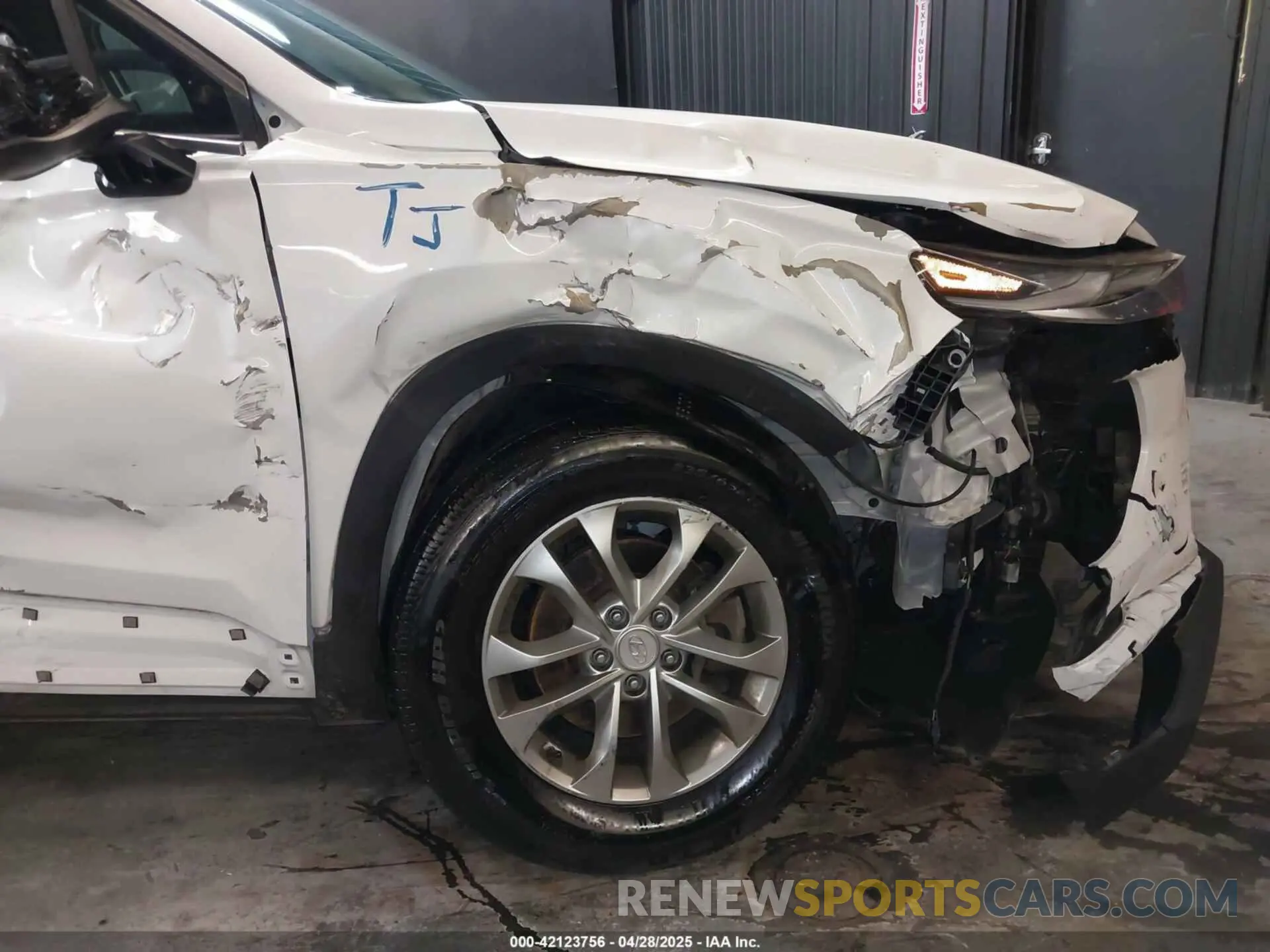 20 Photograph of a damaged car 5NMS2CAD8LH163523 HYUNDAI SANTA FE 2020