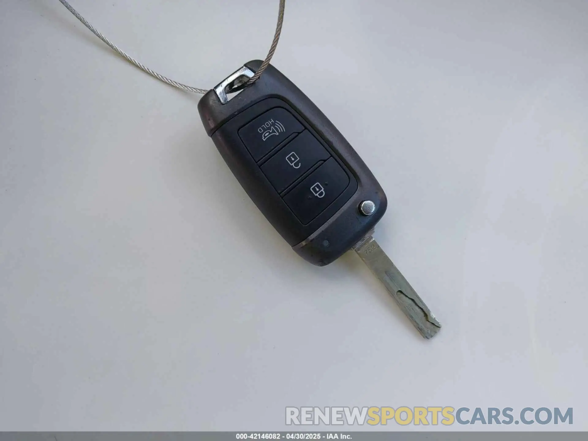 11 Photograph of a damaged car 5NMS2CAD9LH258060 HYUNDAI SANTA FE 2020