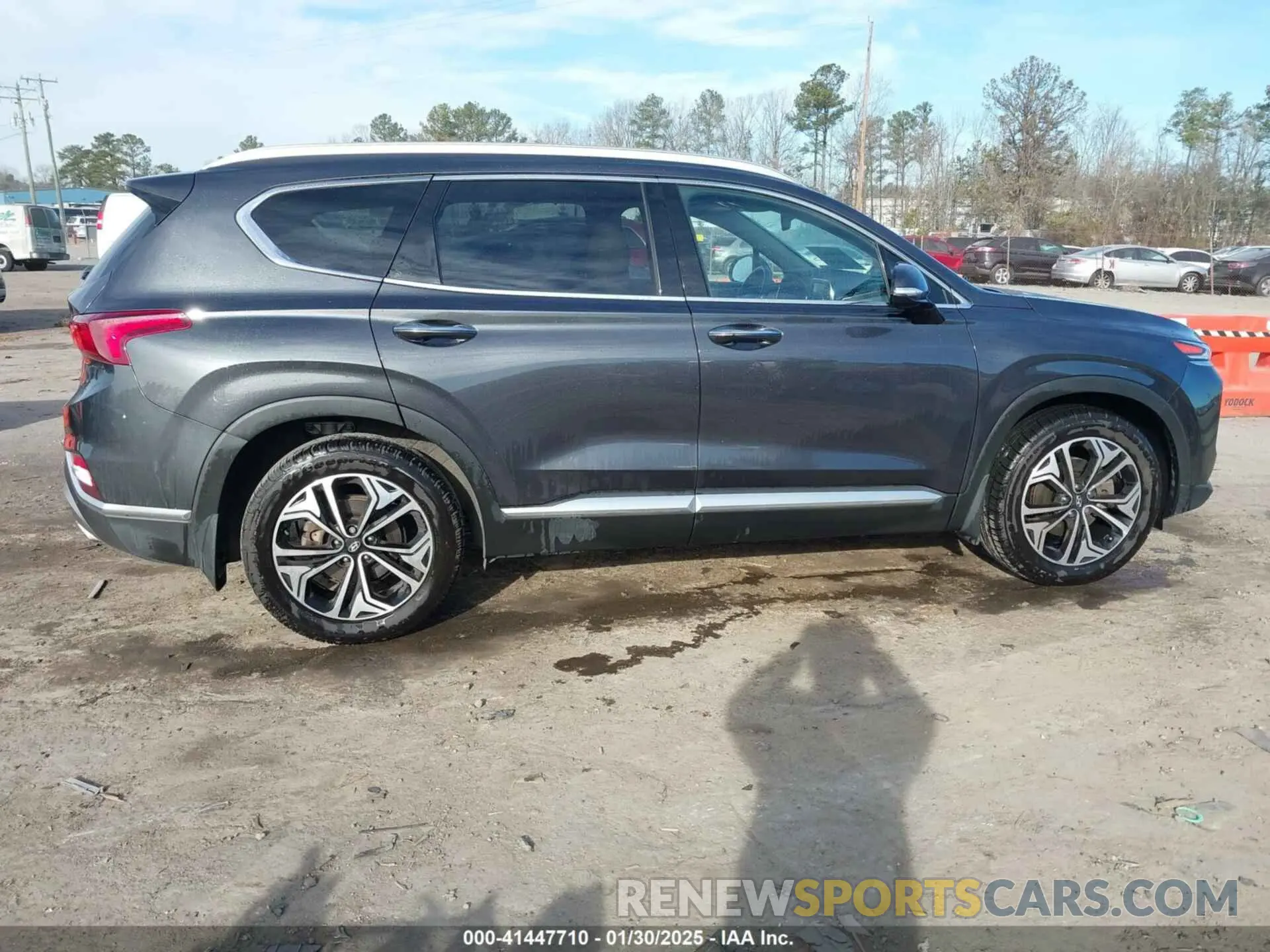 13 Photograph of a damaged car 5NMS33AA4LH272449 HYUNDAI SANTA FE 2020