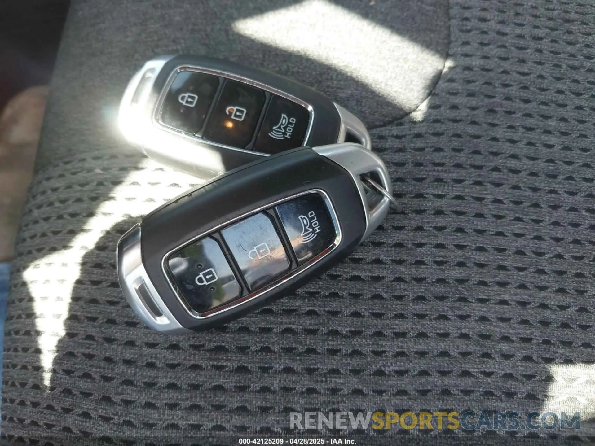 11 Photograph of a damaged car 5NMS33AD1LH207018 HYUNDAI SANTA FE 2020