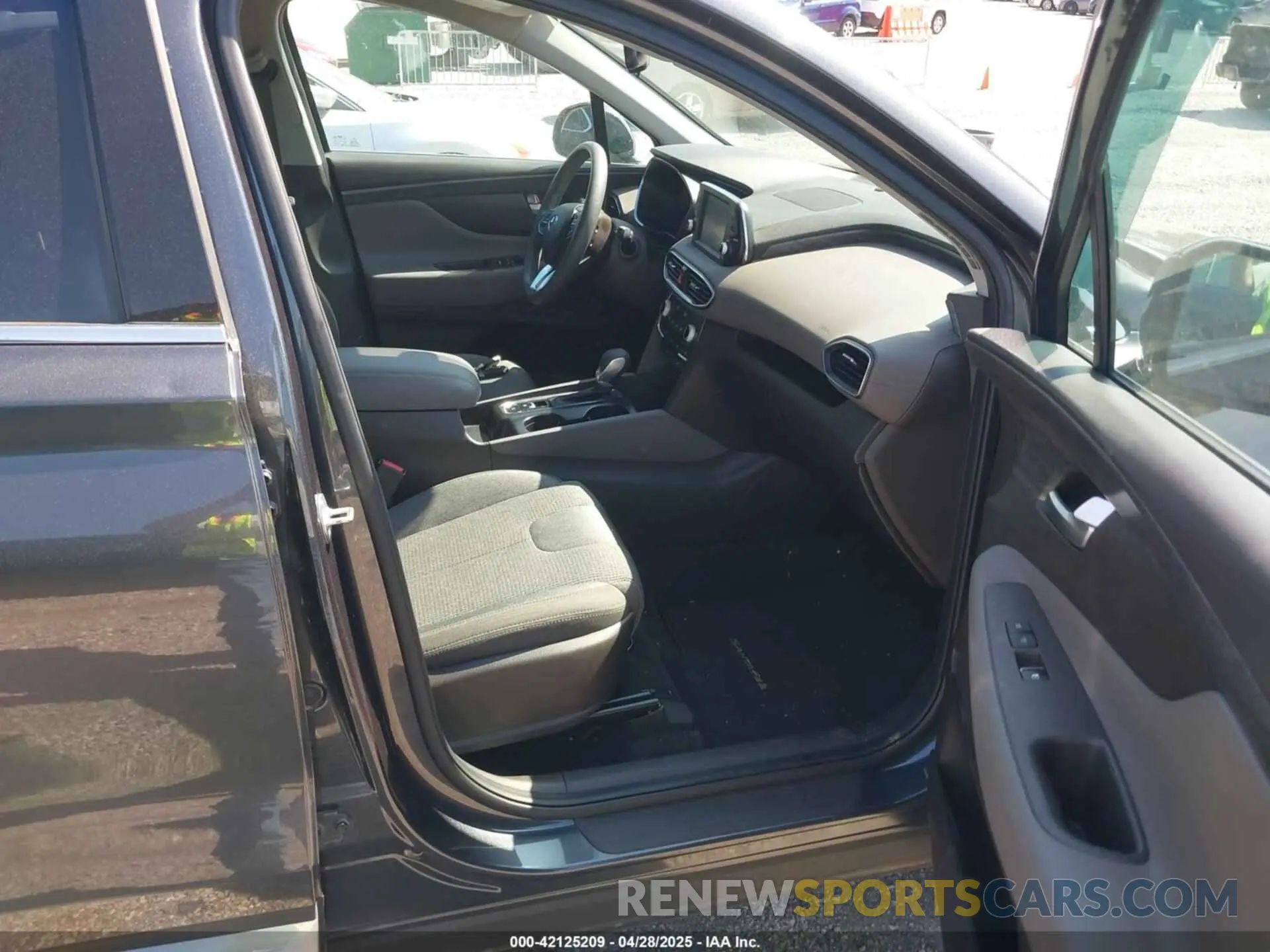 5 Photograph of a damaged car 5NMS33AD1LH207018 HYUNDAI SANTA FE 2020