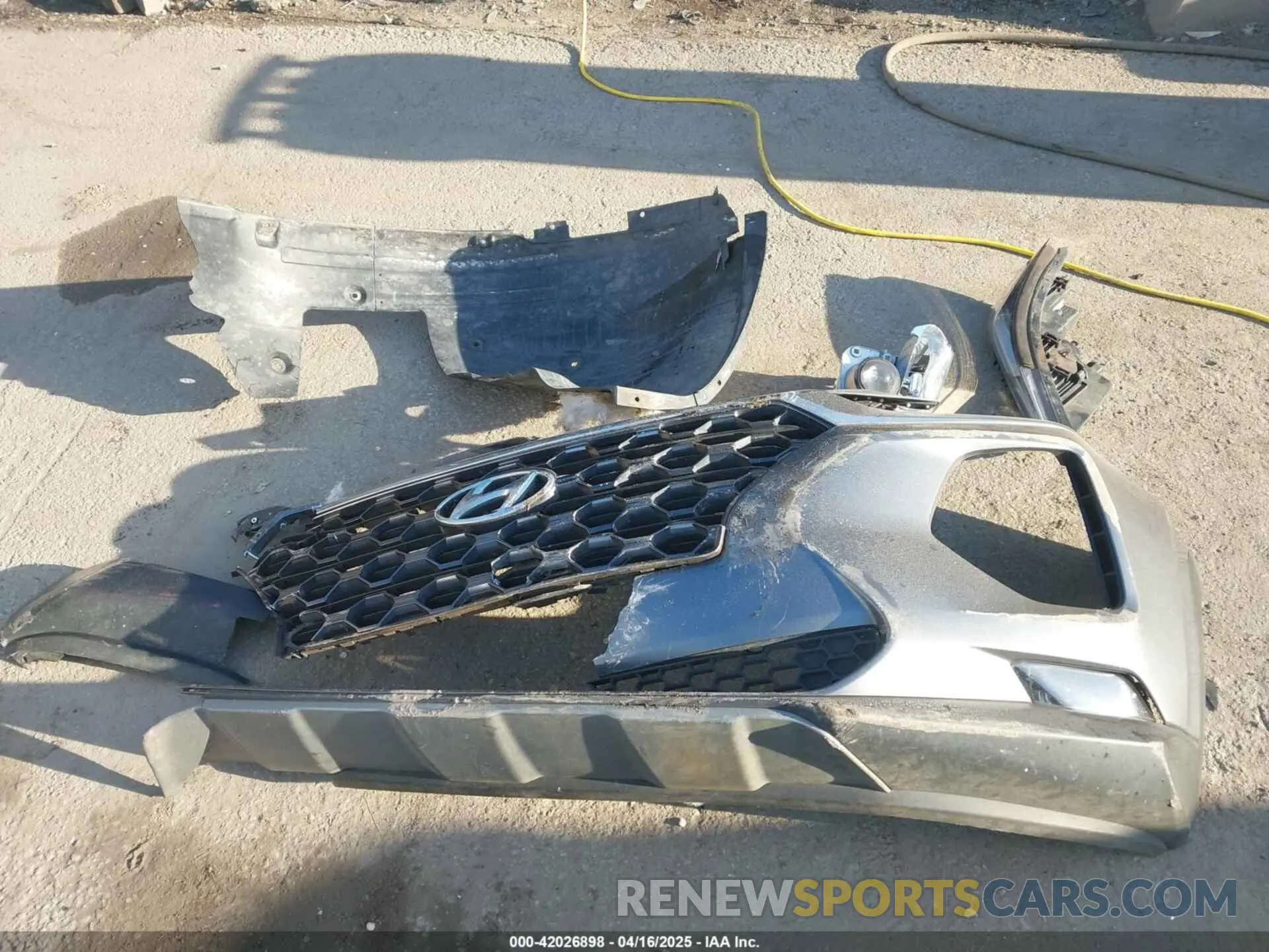 12 Photograph of a damaged car 5NMS33AD5LH142190 HYUNDAI SANTA FE 2020