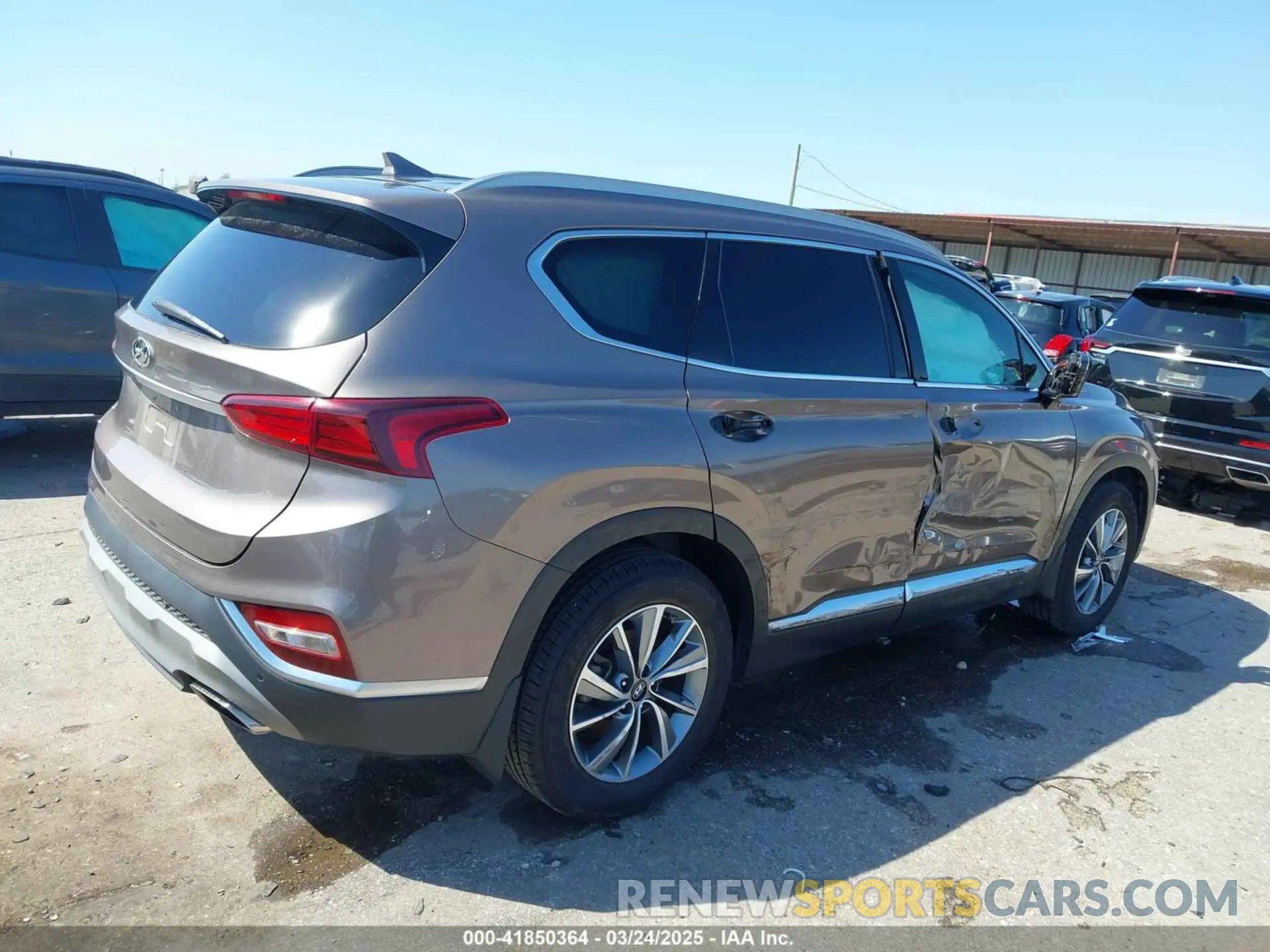 4 Photograph of a damaged car 5NMS33AD6LH187106 HYUNDAI SANTA FE 2020