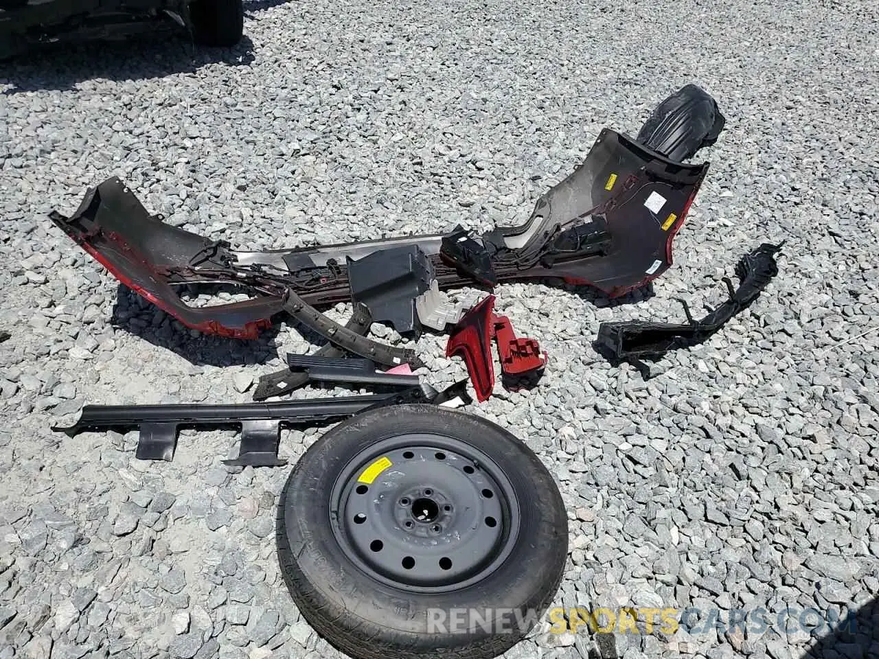 13 Photograph of a damaged car 5NMS33AD6LH212120 HYUNDAI SANTA FE 2020