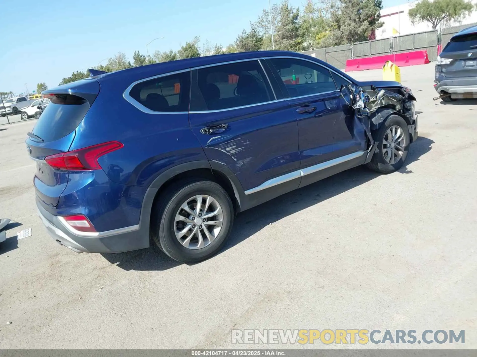 4 Photograph of a damaged car 5NMS33AD6LH227748 HYUNDAI SANTA FE 2020