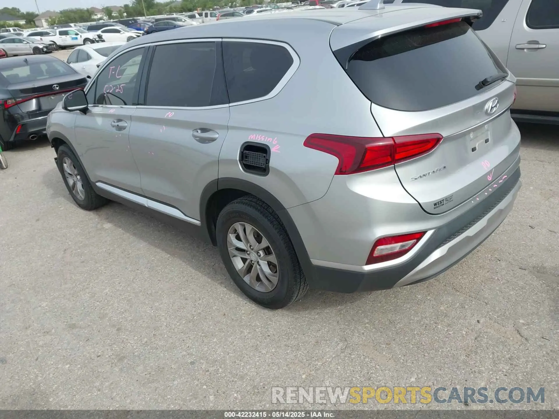 3 Photograph of a damaged car 5NMS33AD7LH228875 HYUNDAI SANTA FE 2020