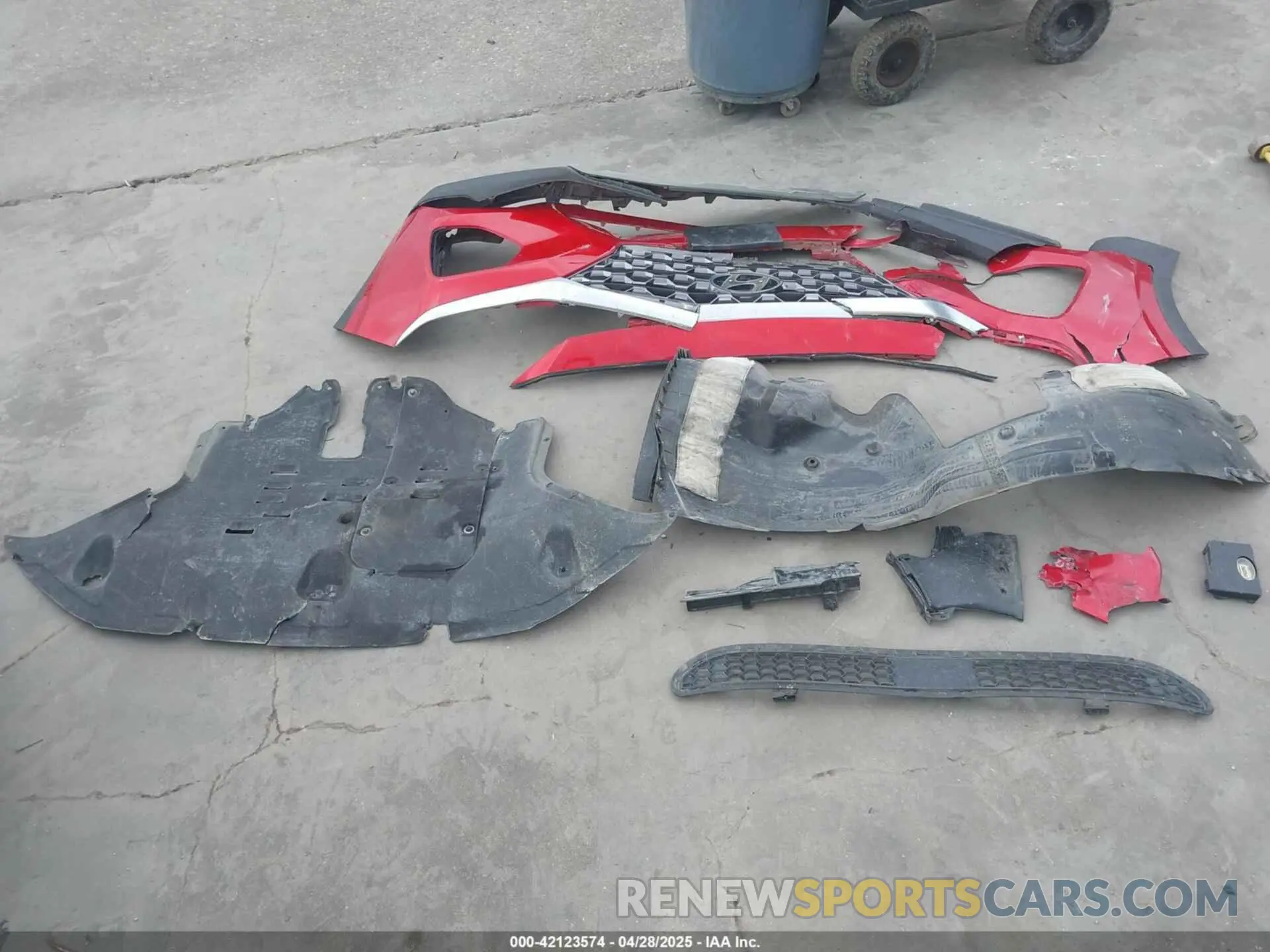 12 Photograph of a damaged car 5NMS33AD7LH241559 HYUNDAI SANTA FE 2020