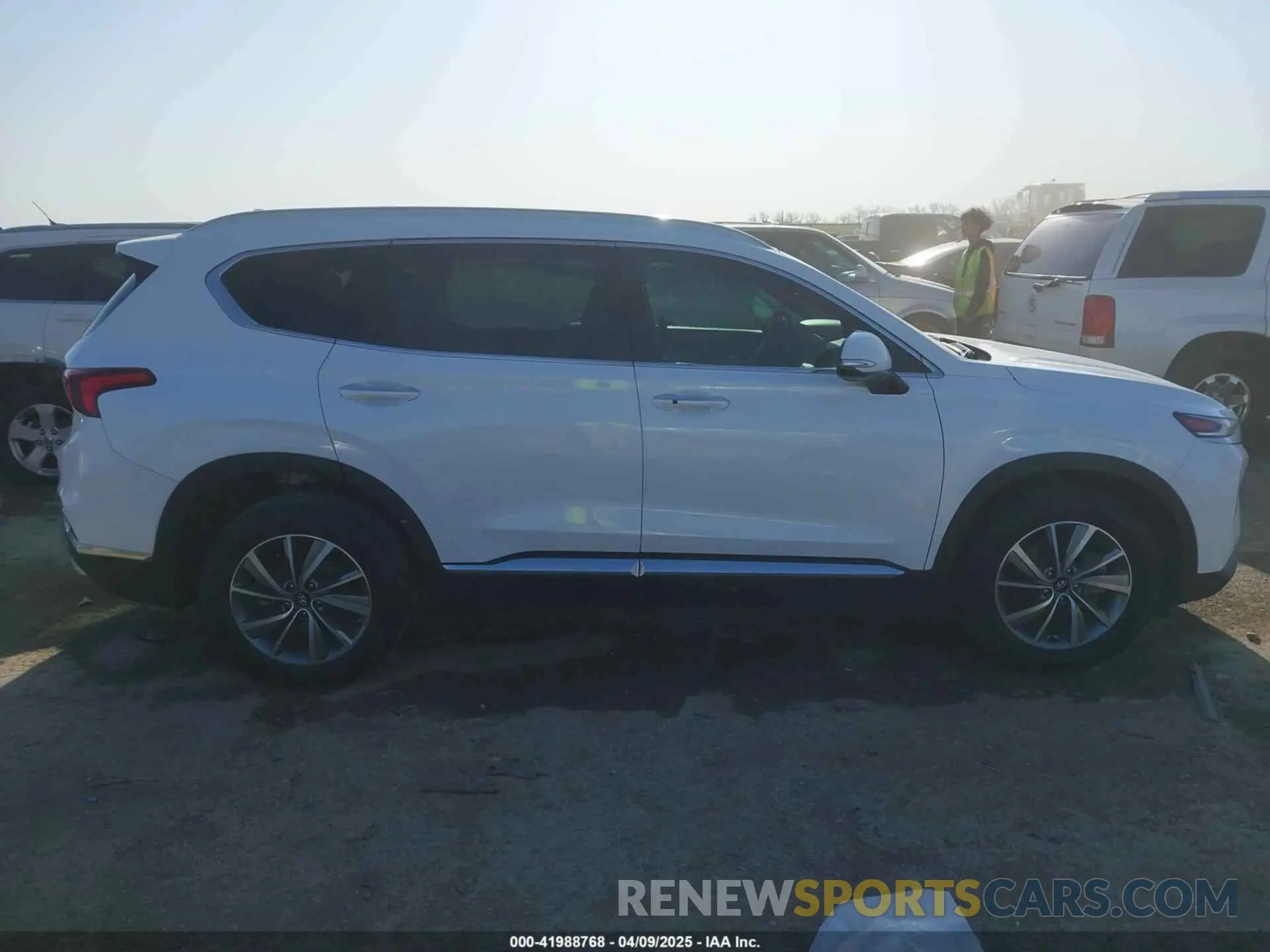 13 Photograph of a damaged car 5NMS33AD8LH188774 HYUNDAI SANTA FE 2020