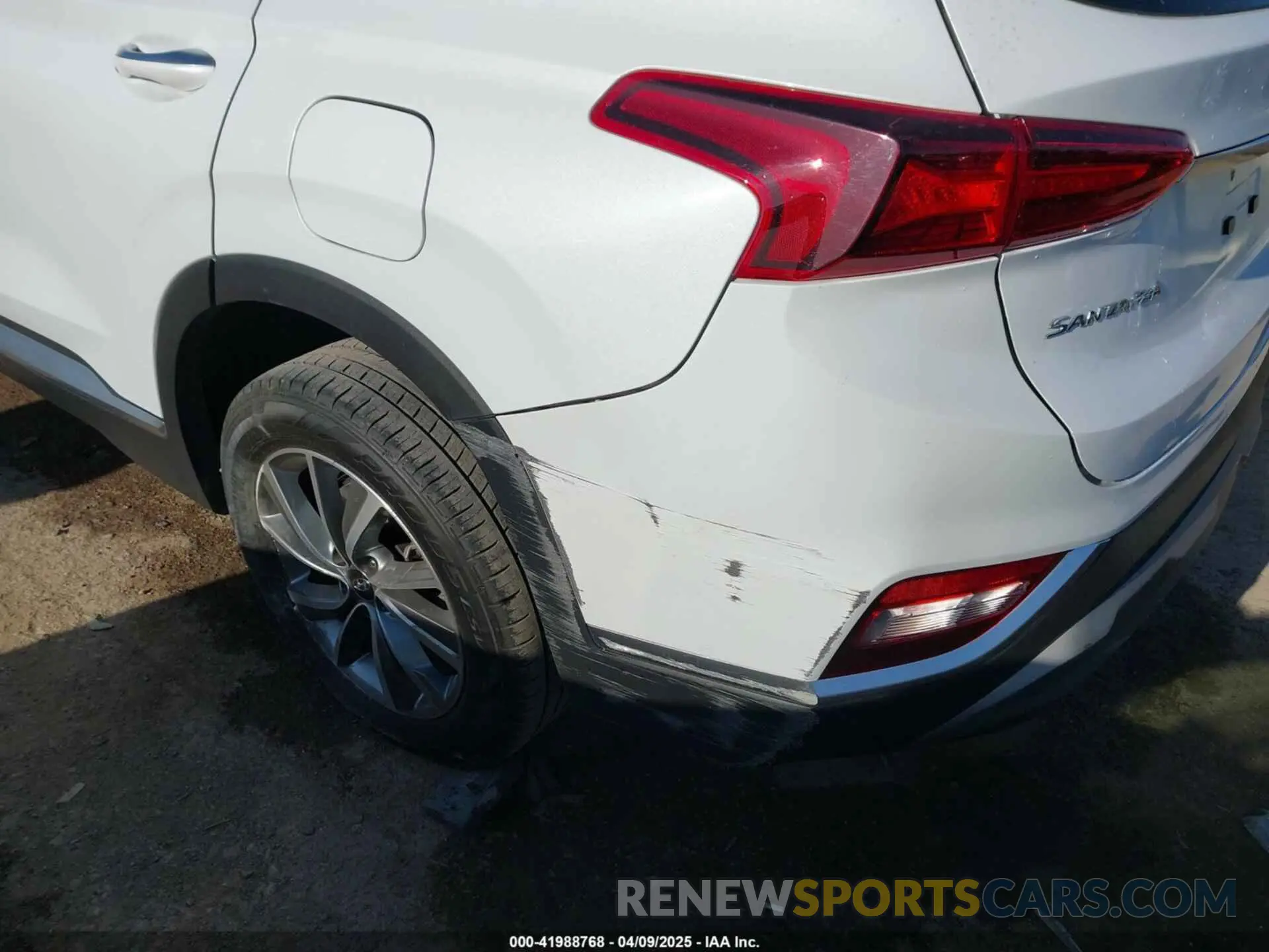 6 Photograph of a damaged car 5NMS33AD8LH188774 HYUNDAI SANTA FE 2020