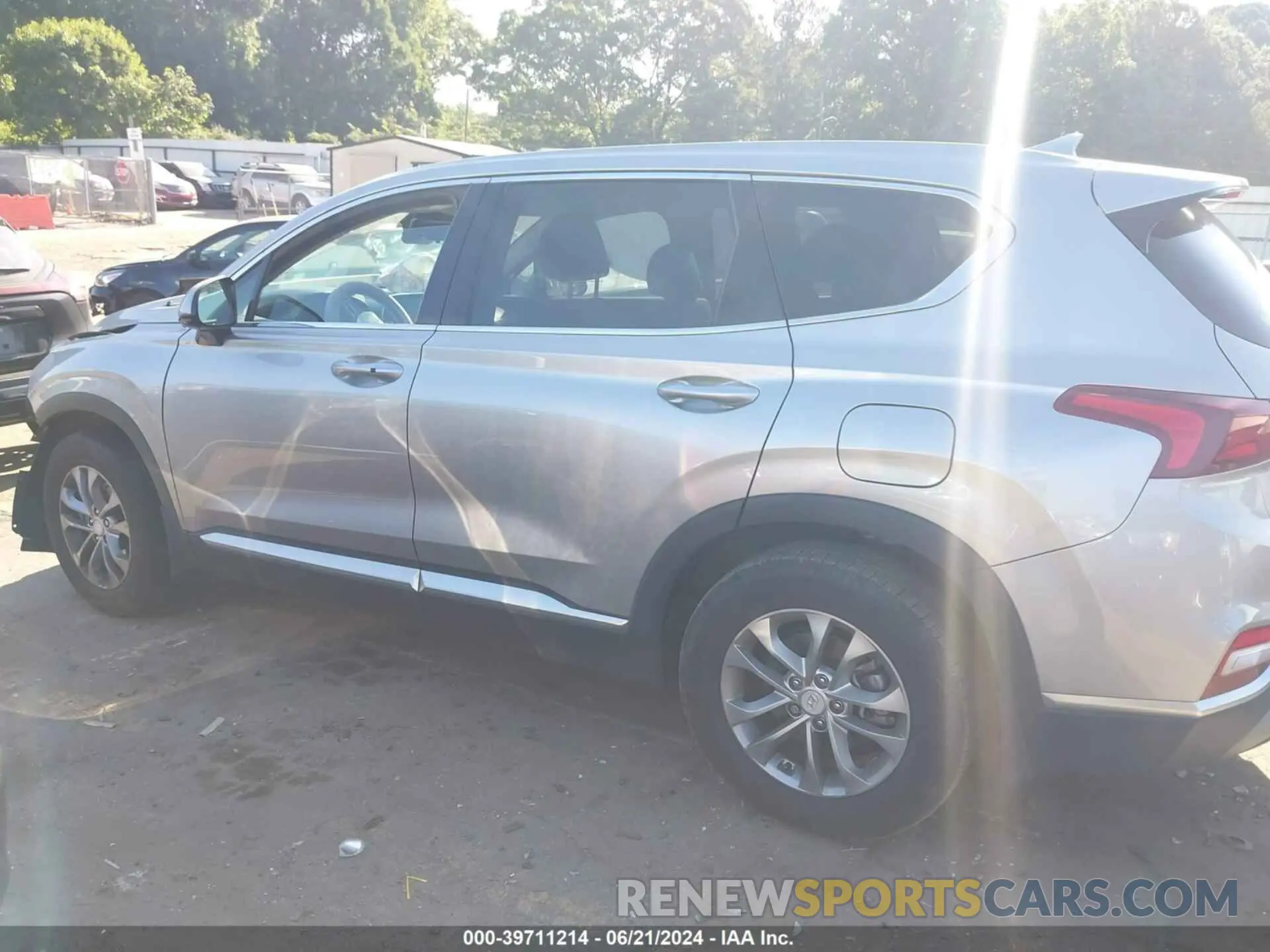 14 Photograph of a damaged car 5NMS33AD8LH190251 HYUNDAI SANTA FE 2020