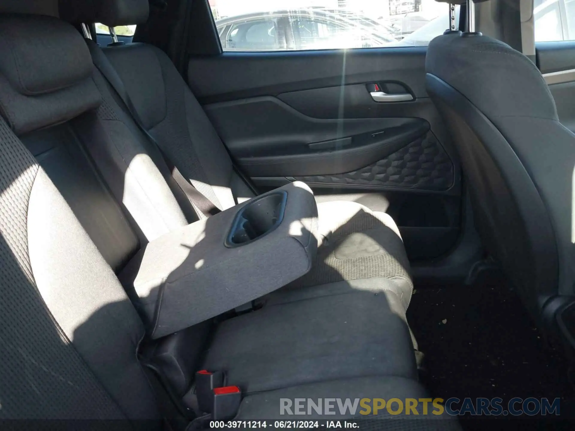 8 Photograph of a damaged car 5NMS33AD8LH190251 HYUNDAI SANTA FE 2020