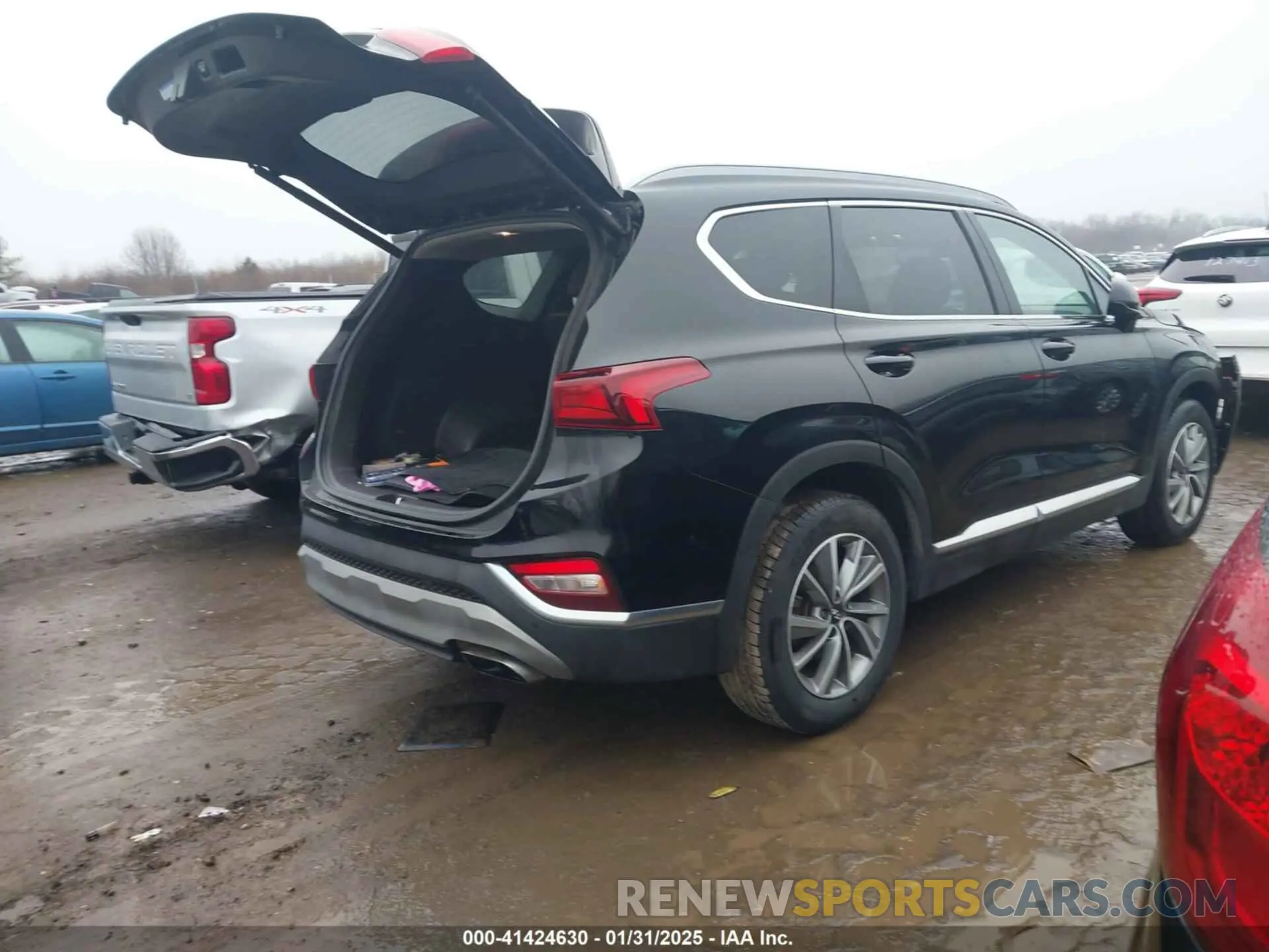 4 Photograph of a damaged car 5NMS33AD8LH205640 HYUNDAI SANTA FE 2020