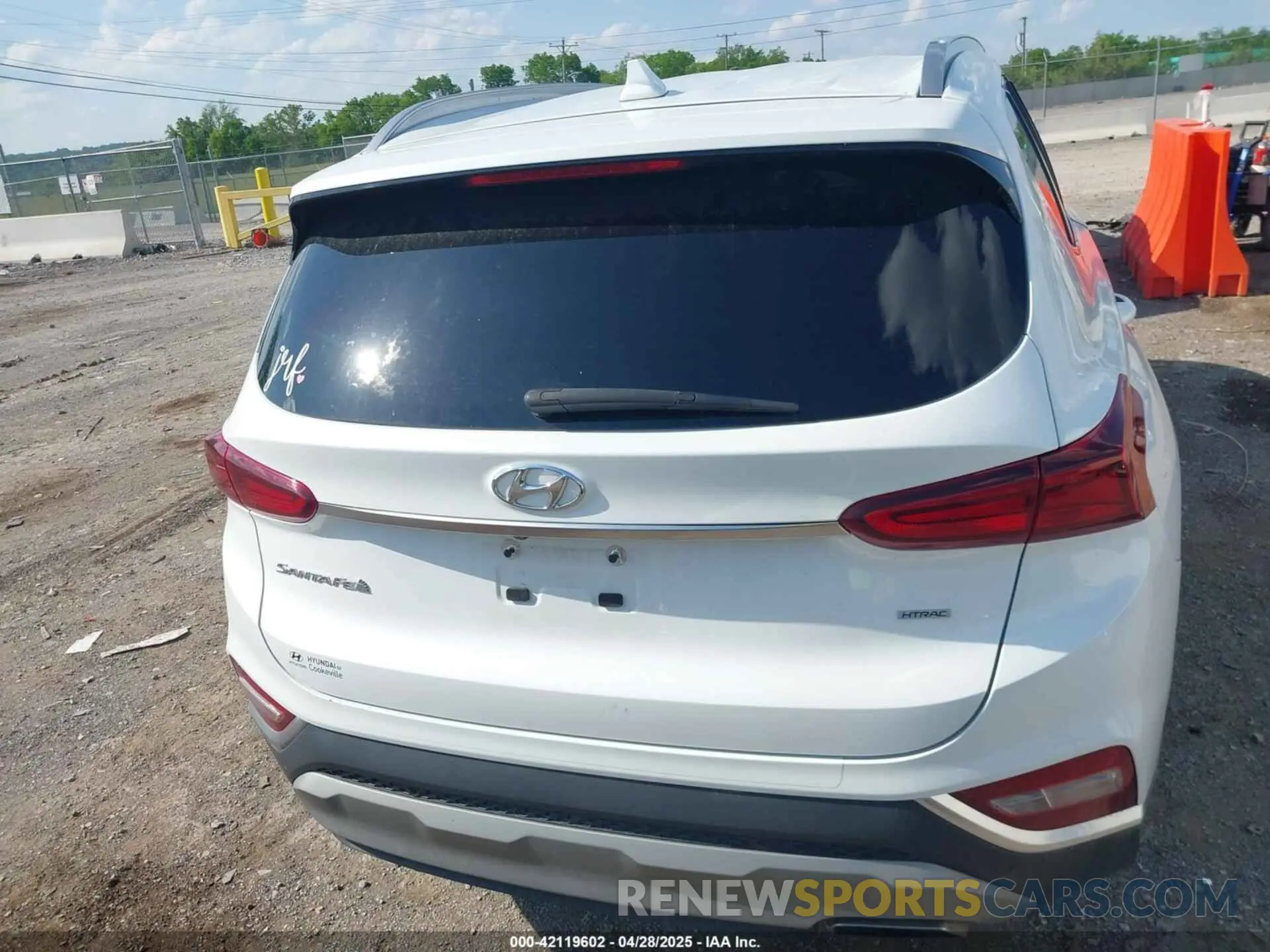17 Photograph of a damaged car 5NMS3CAD0LH254203 HYUNDAI SANTA FE 2020