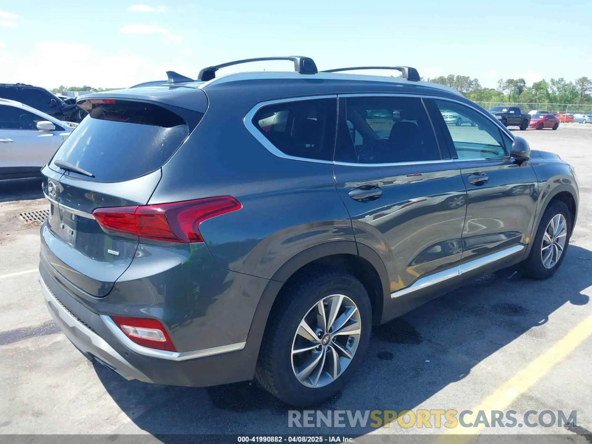 4 Photograph of a damaged car 5NMS3CAD0LH262785 HYUNDAI SANTA FE 2020