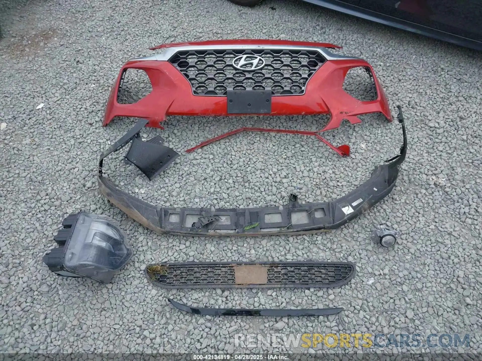 12 Photograph of a damaged car 5NMS3CAD3LH200748 HYUNDAI SANTA FE 2020