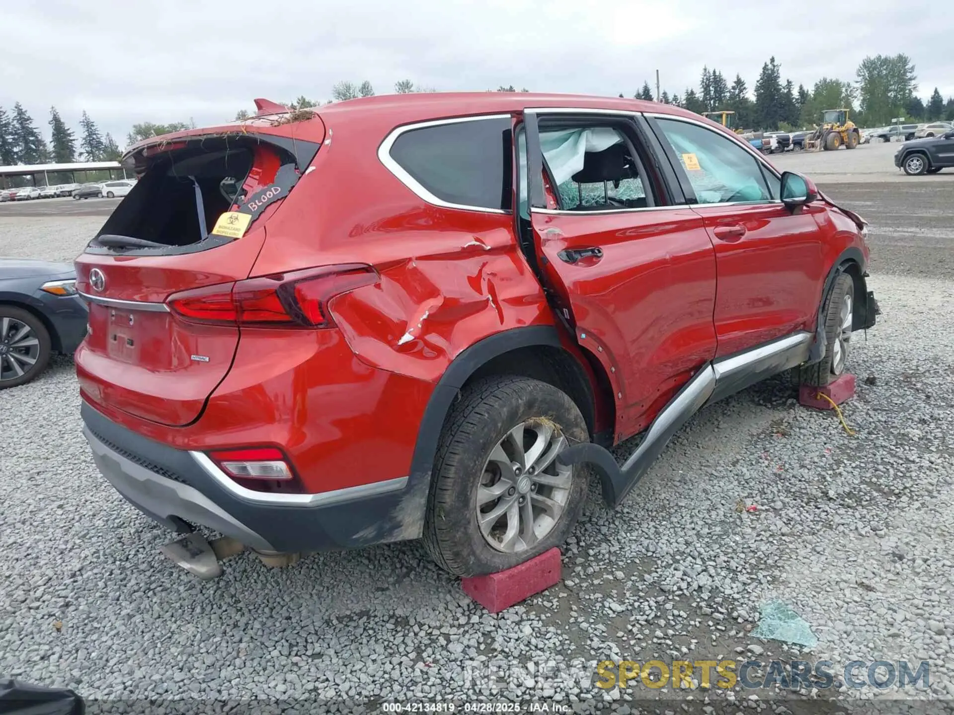 4 Photograph of a damaged car 5NMS3CAD3LH200748 HYUNDAI SANTA FE 2020