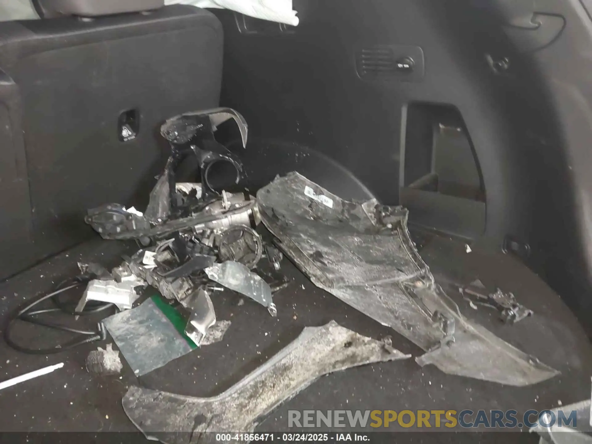 12 Photograph of a damaged car 5NMS3CAD6LH215275 HYUNDAI SANTA FE 2020